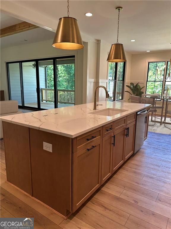 Gainesville, Georgia, 30506, United States, 5 Bedrooms Bedrooms, ,4 BathroomsBathrooms,Residential,For Sale,1909914