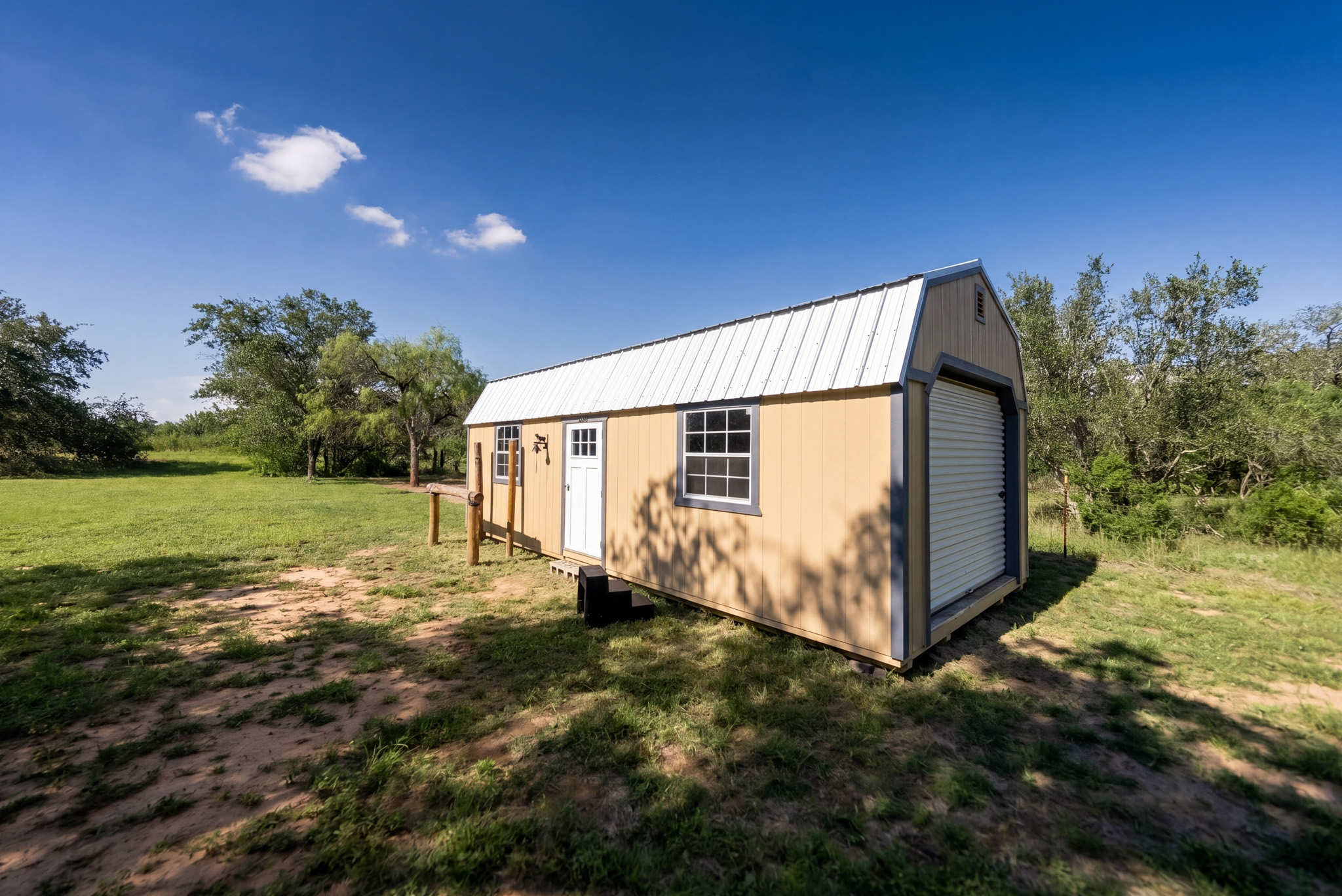 Private 10-Acre Horse Property in Lytle - 物件實景