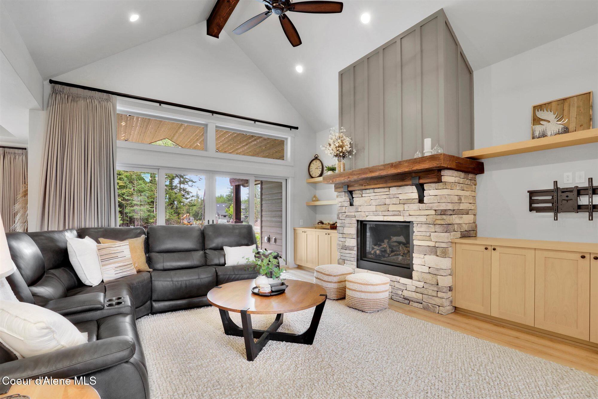 Hayden, Idaho, 83835, United States, 3 Bedrooms Bedrooms, ,3 BathroomsBathrooms,Residential,For Sale,1914272