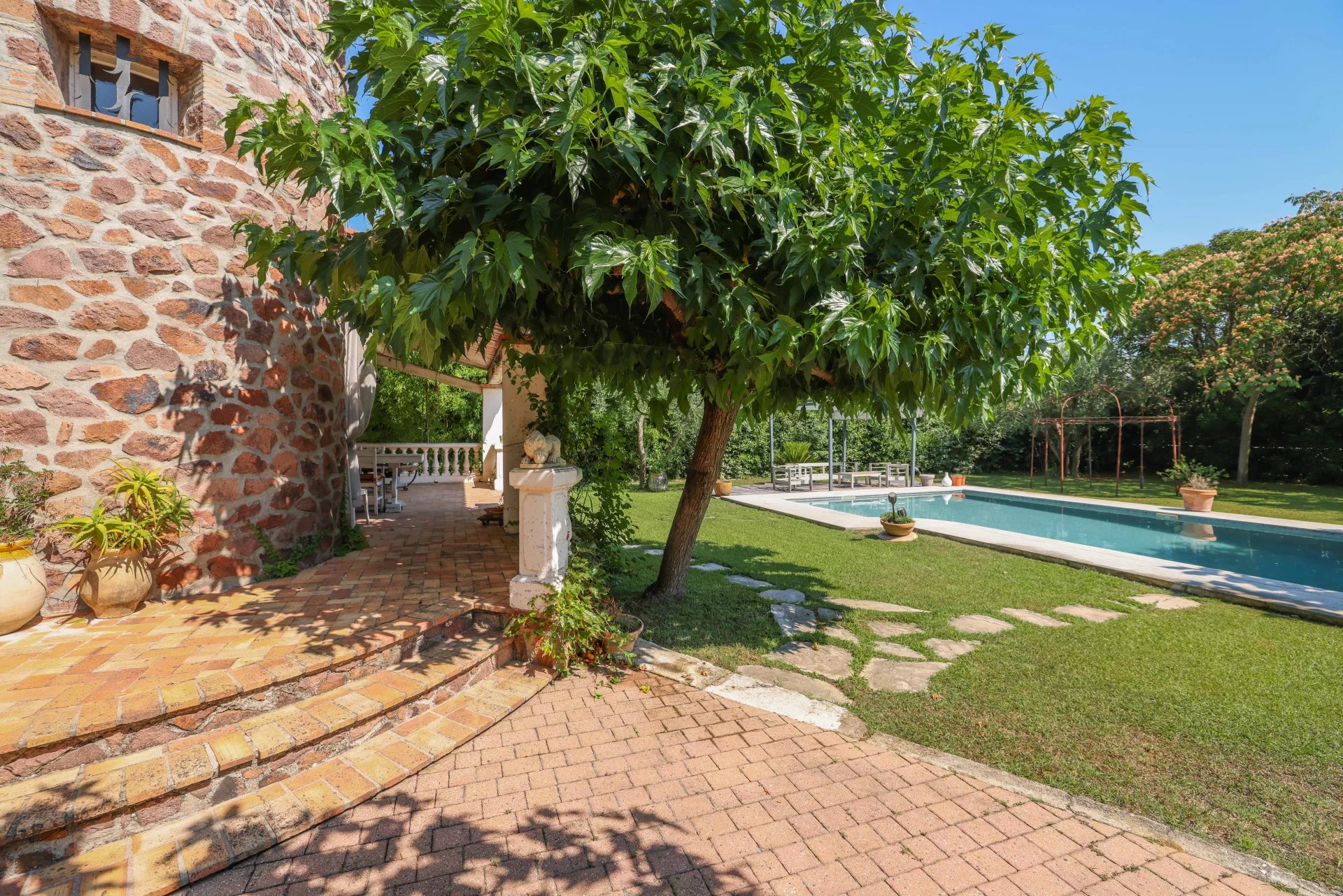 Mougins, Provence-Alpes-Côte d’Azur, 06250, FR, 5 Bedrooms Bedrooms, ,2 BathroomsBathrooms,Residential,For Sale,1960580