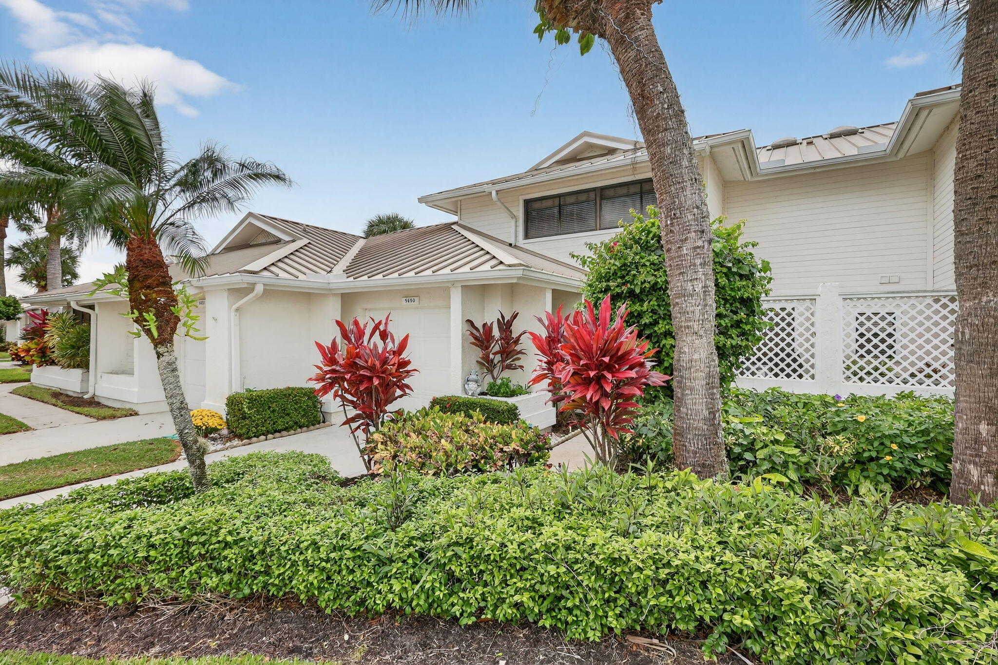 Stuart, Florida, 34997, United States, 3 Bedrooms Bedrooms, ,3 BathroomsBathrooms,Residential,For Sale,1989357