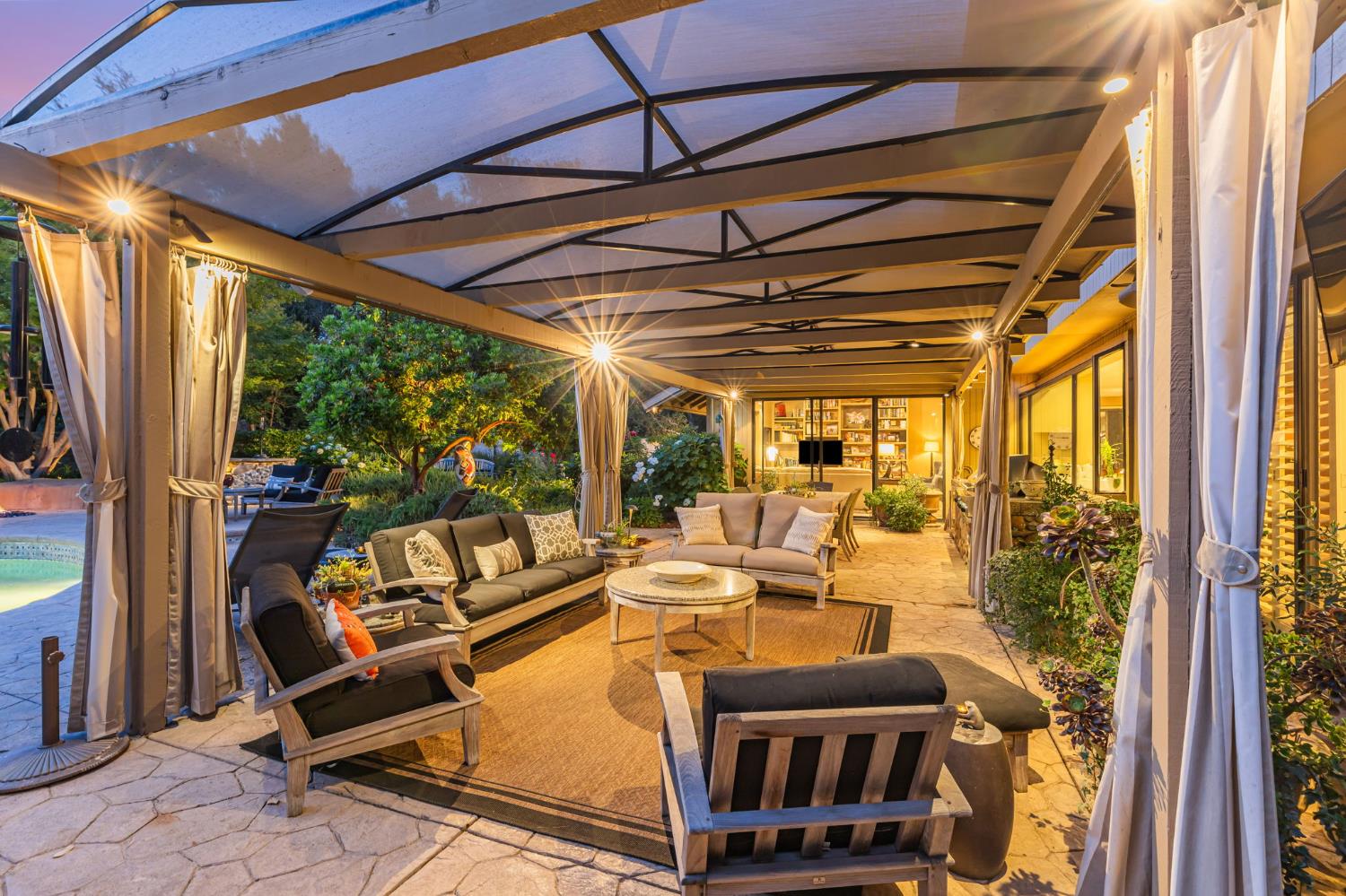 Gold River, California, 95670, United States, 4 Bedrooms Bedrooms, ,5 BathroomsBathrooms,Residential,For Sale,1987751