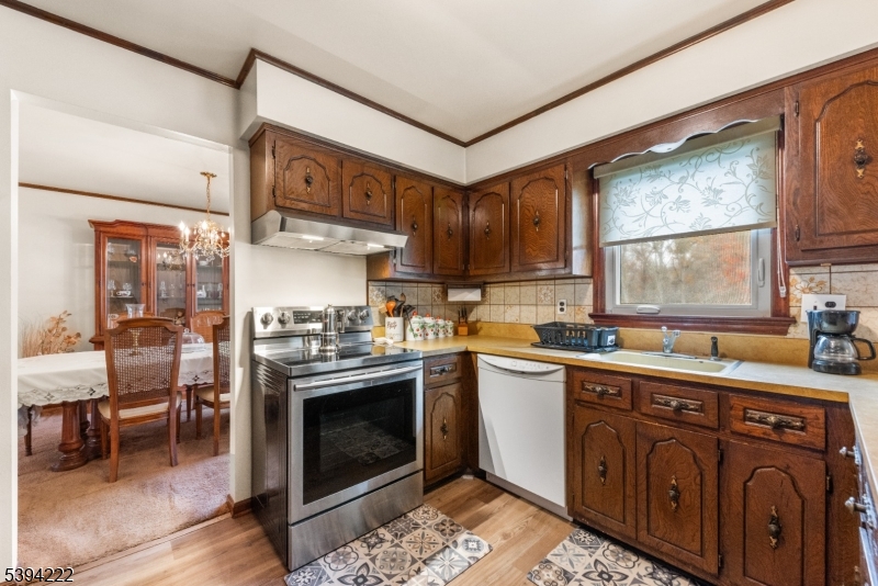 Readington Twp., New Jersey, 08889, United States, 4 Bedrooms Bedrooms, ,3 BathroomsBathrooms,Residential,For Sale,1989710