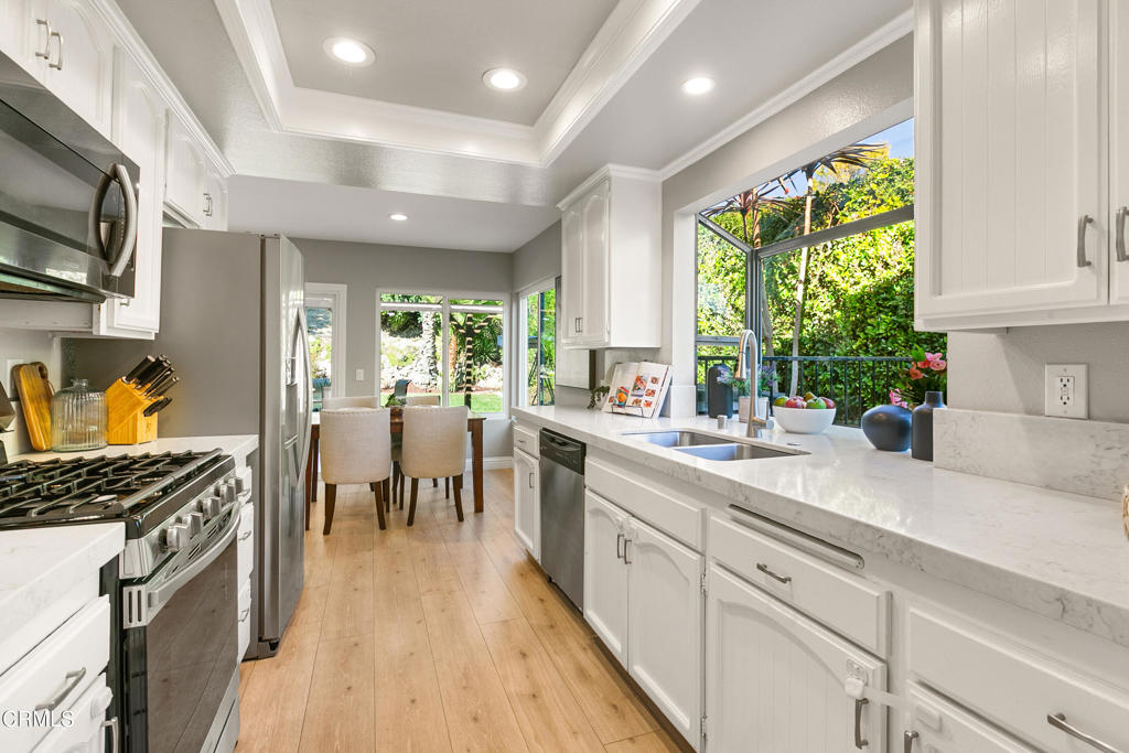 Thousand Oaks, California, 91362, United States, 4 Bedrooms Bedrooms, ,2 BathroomsBathrooms,Residential,For Sale,1988089