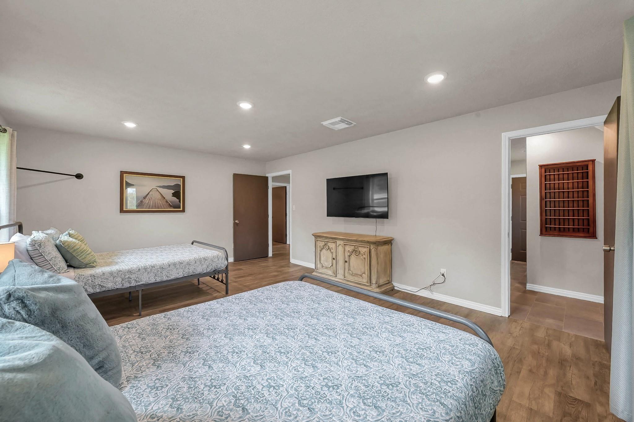 Huntsville, Texas, 77320, United States, 3 Bedrooms Bedrooms, ,2 BathroomsBathrooms,Residential,For Sale,1973925