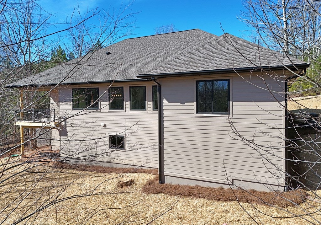 Young Harris, Georgia, 30582, United States, 3 Bedrooms Bedrooms, ,2 BathroomsBathrooms,Residential,For Sale,1964229