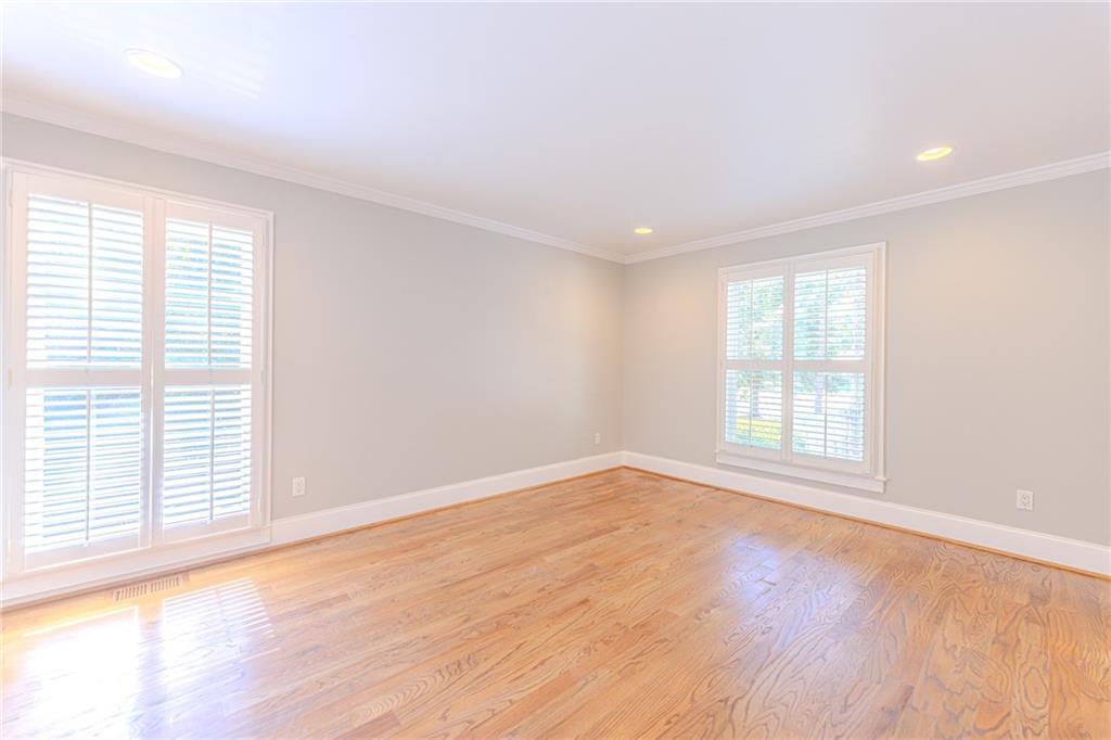 Atlanta, Georgia, 30350, United States, 5 Bedrooms Bedrooms, ,5 BathroomsBathrooms,Residential,For Sale,1987356