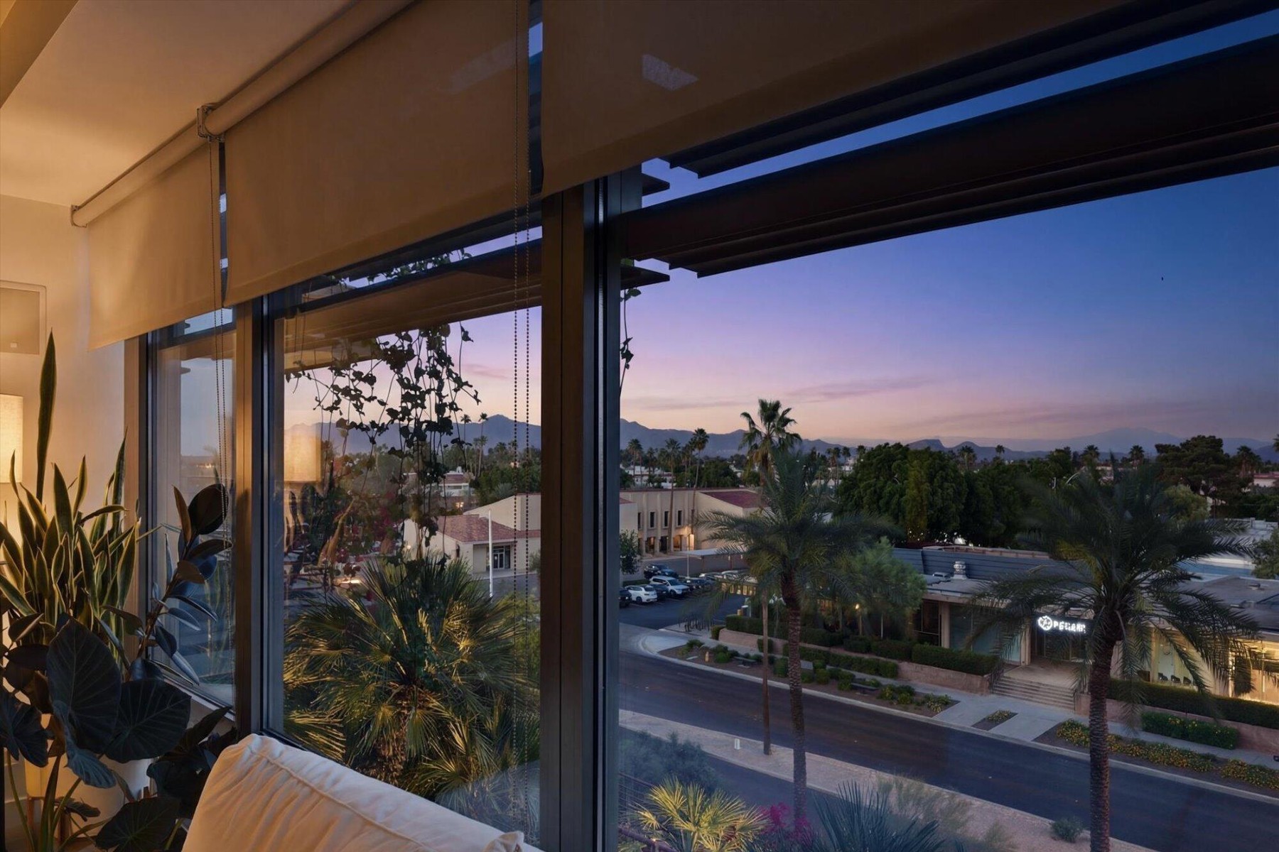  7167 E Rancho Vista Drive  Scottsdale, AZ - 物件實景