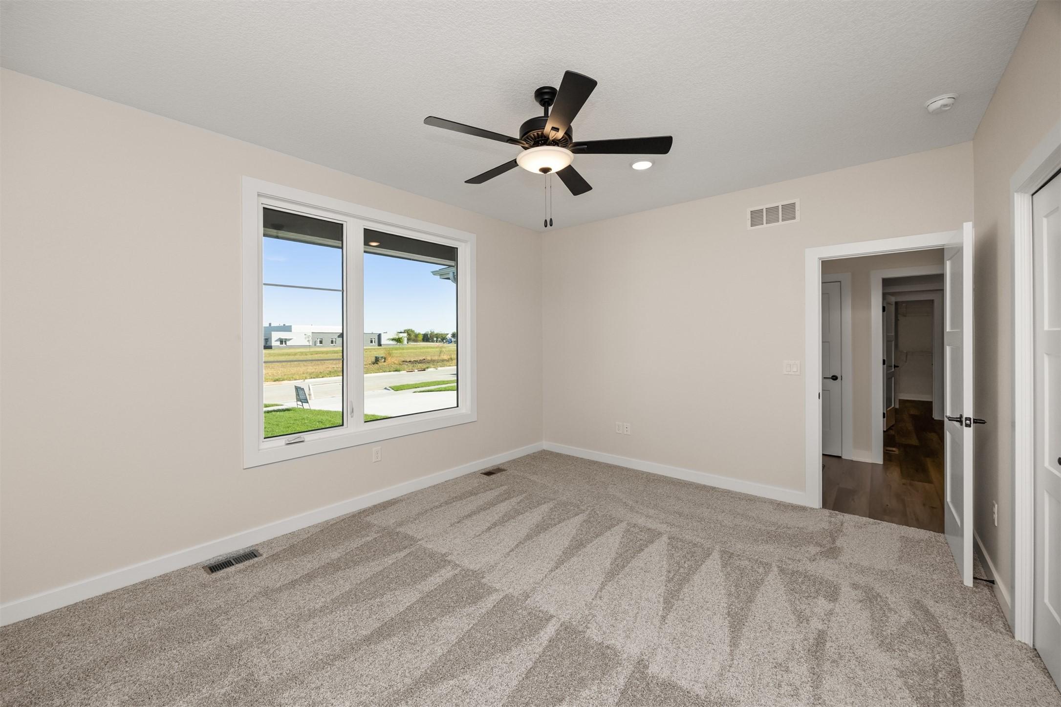 Urbandale, Iowa, 50323, United States, 4 Bedrooms Bedrooms, ,3 BathroomsBathrooms,Residential,For Sale,1975900