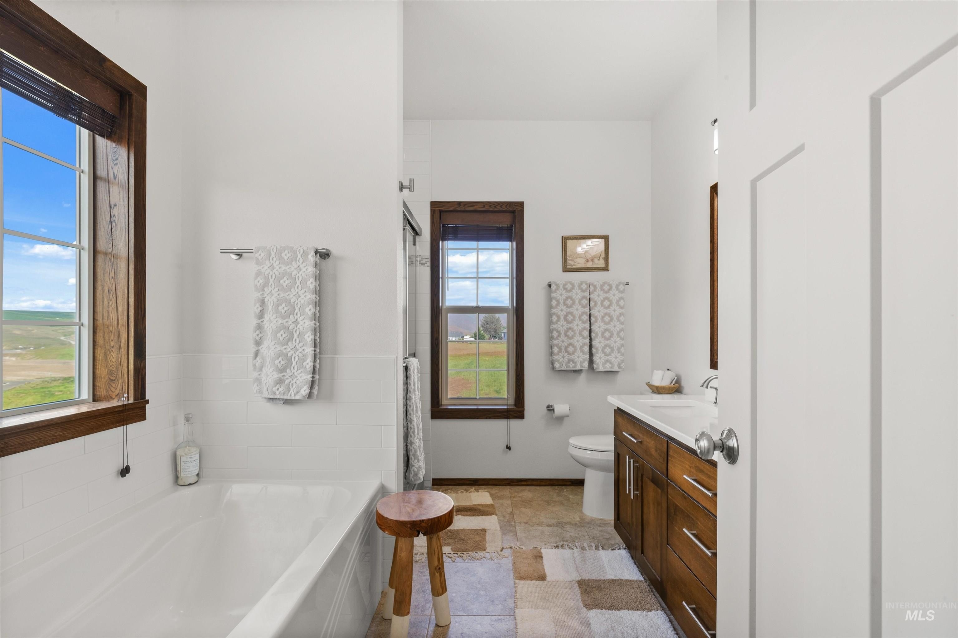 Clarkston, Washington, 99403, United States, 4 Bedrooms Bedrooms, ,3 BathroomsBathrooms,Residential,For Sale,1976590