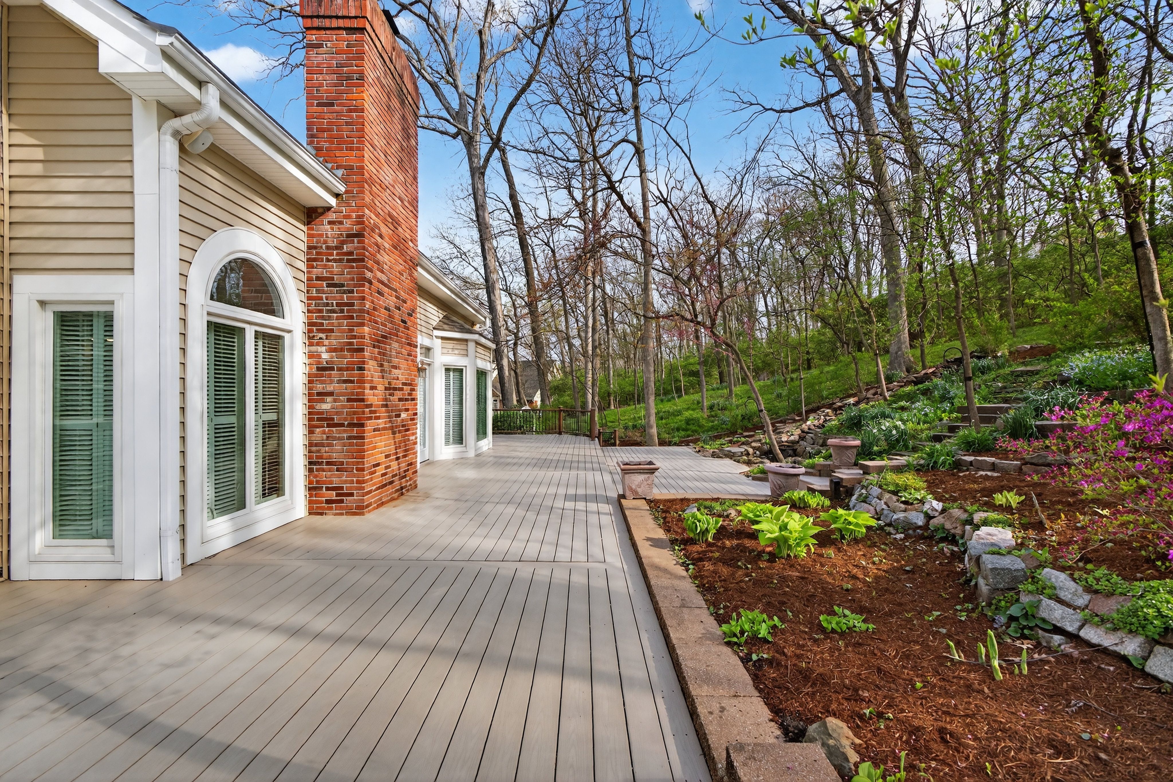  Tucked within the serene, tree-lined enclave of The Forest Subdivision - 物件實景