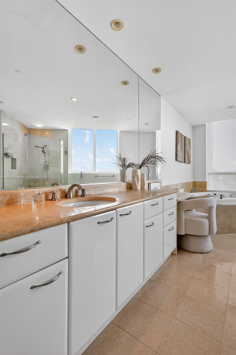 Aventura, Florida, 33180, United States, 4 Bedrooms Bedrooms, ,7 BathroomsBathrooms,Residential,For Sale,1890207