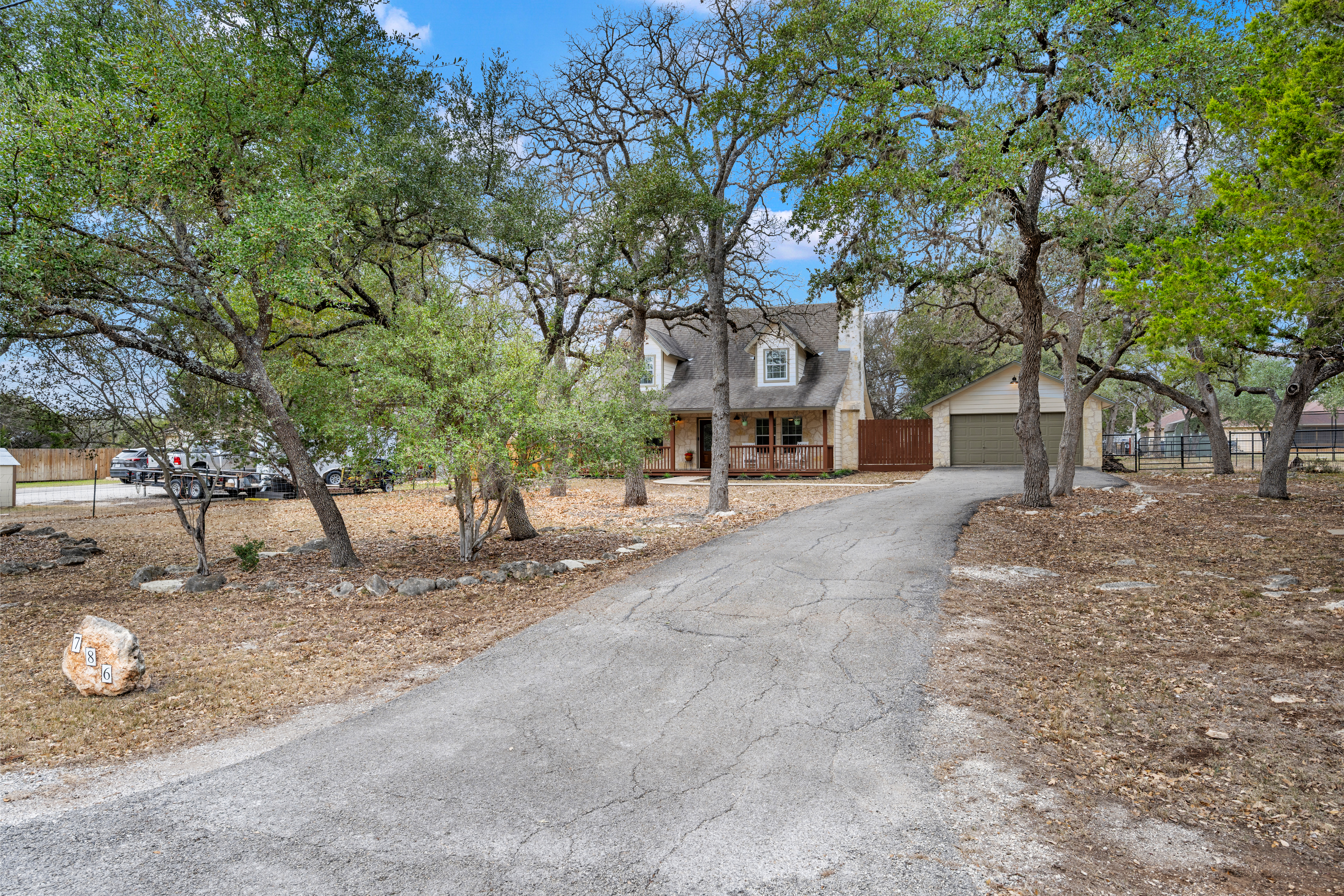  Updated Hill Country Gem with Community Parks and River Access - 物件實景