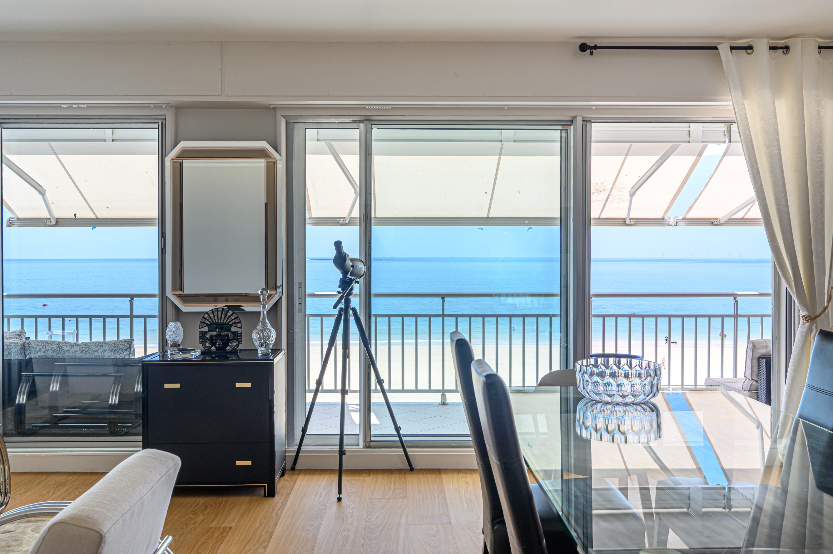  Exceptional Ocean-Facing Flat with Panoramic Terrace, Close to the Beaches and … - 物件實景