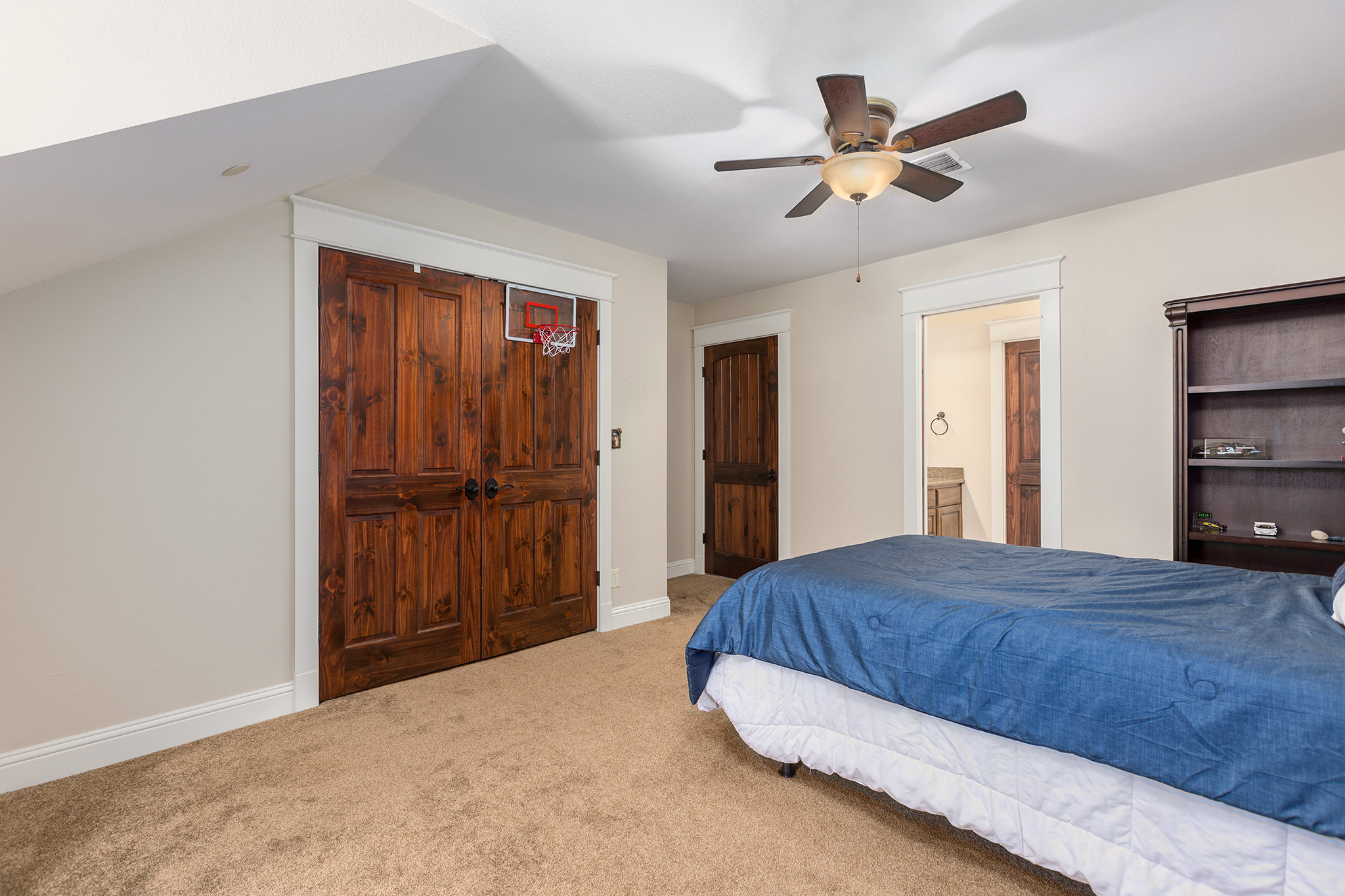 Bronson, Texas, 75930, United States, 5 Bedrooms Bedrooms, ,4 BathroomsBathrooms,Residential,For Sale,1944526