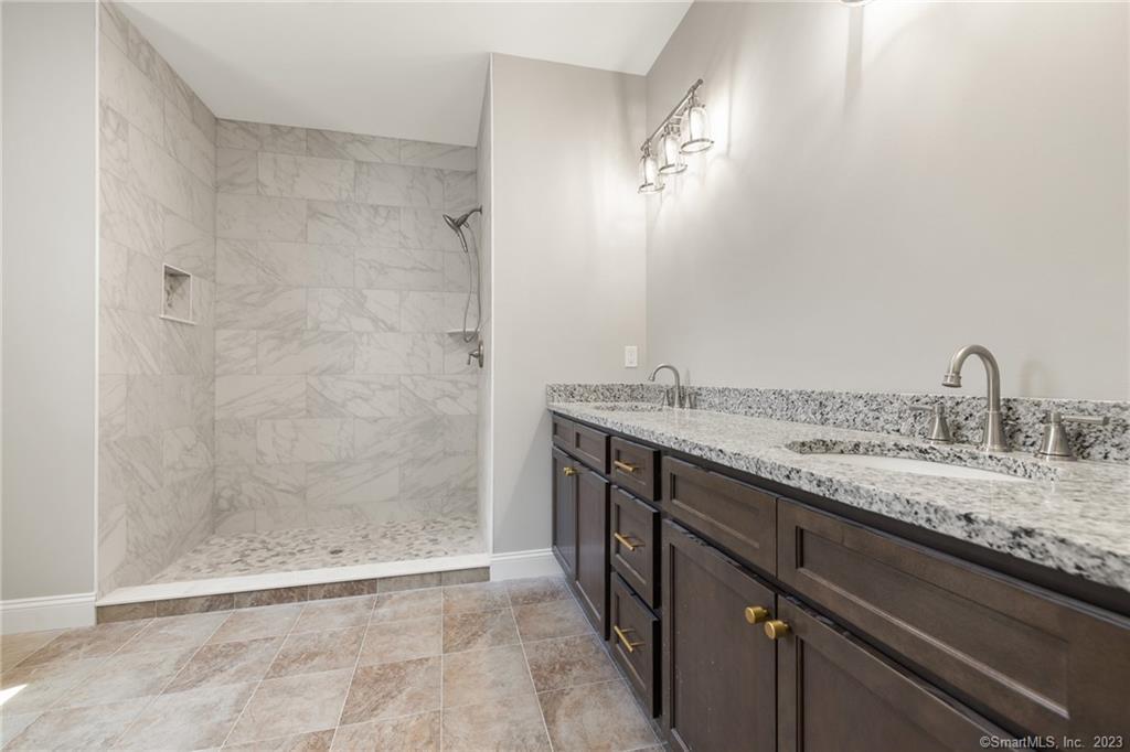 East Hampton, Connecticut, 06424, United States, 3 Bedrooms Bedrooms, ,2 BathroomsBathrooms,Residential,For Sale,1998442