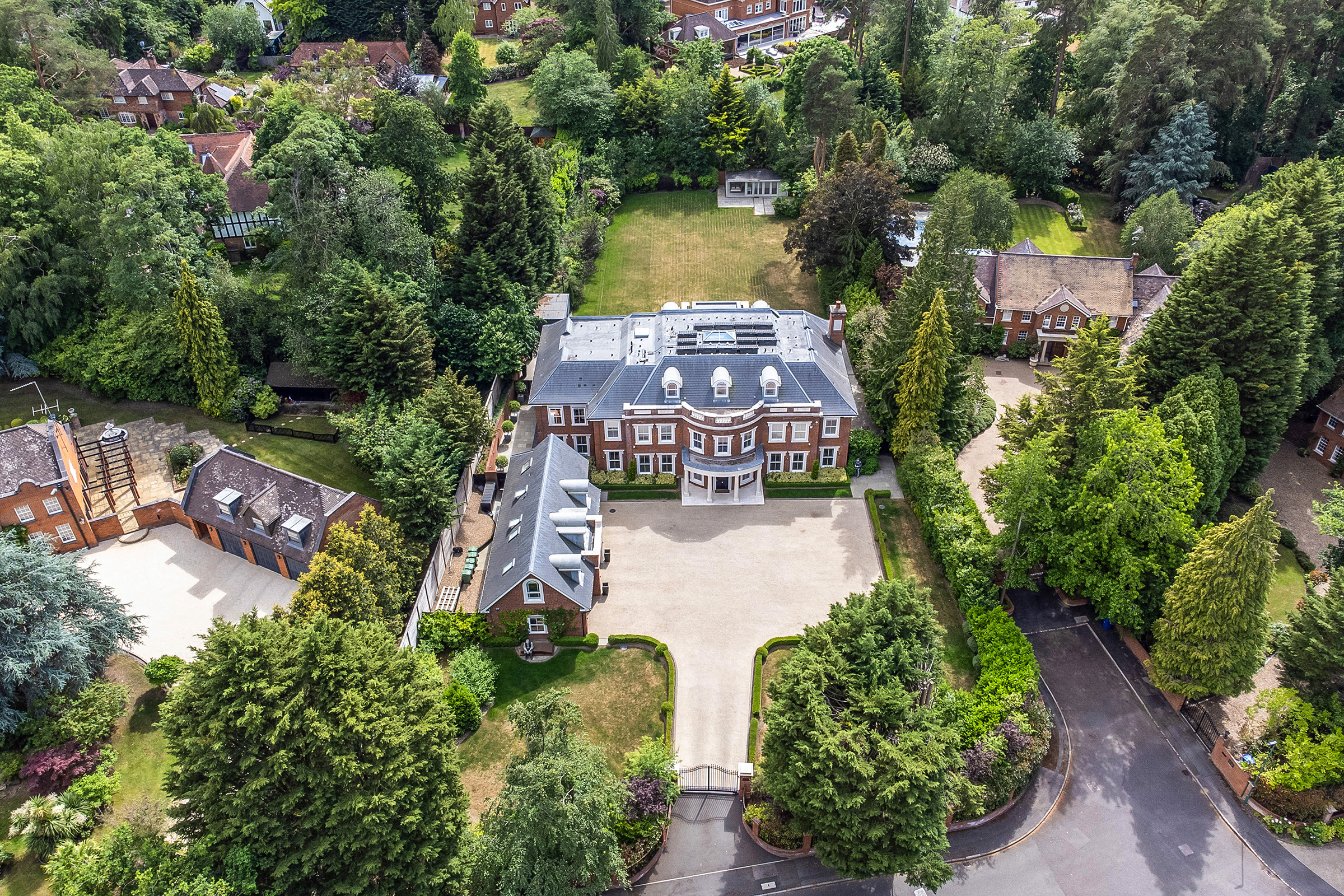  A Magnificent Contemporary Mansion in Ascot - 物件實景