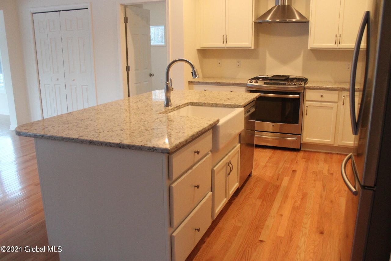 Mechanicville, New York, 12118, United States, 3 Bedrooms Bedrooms, ,2 BathroomsBathrooms,Residential,For Sale,1989562