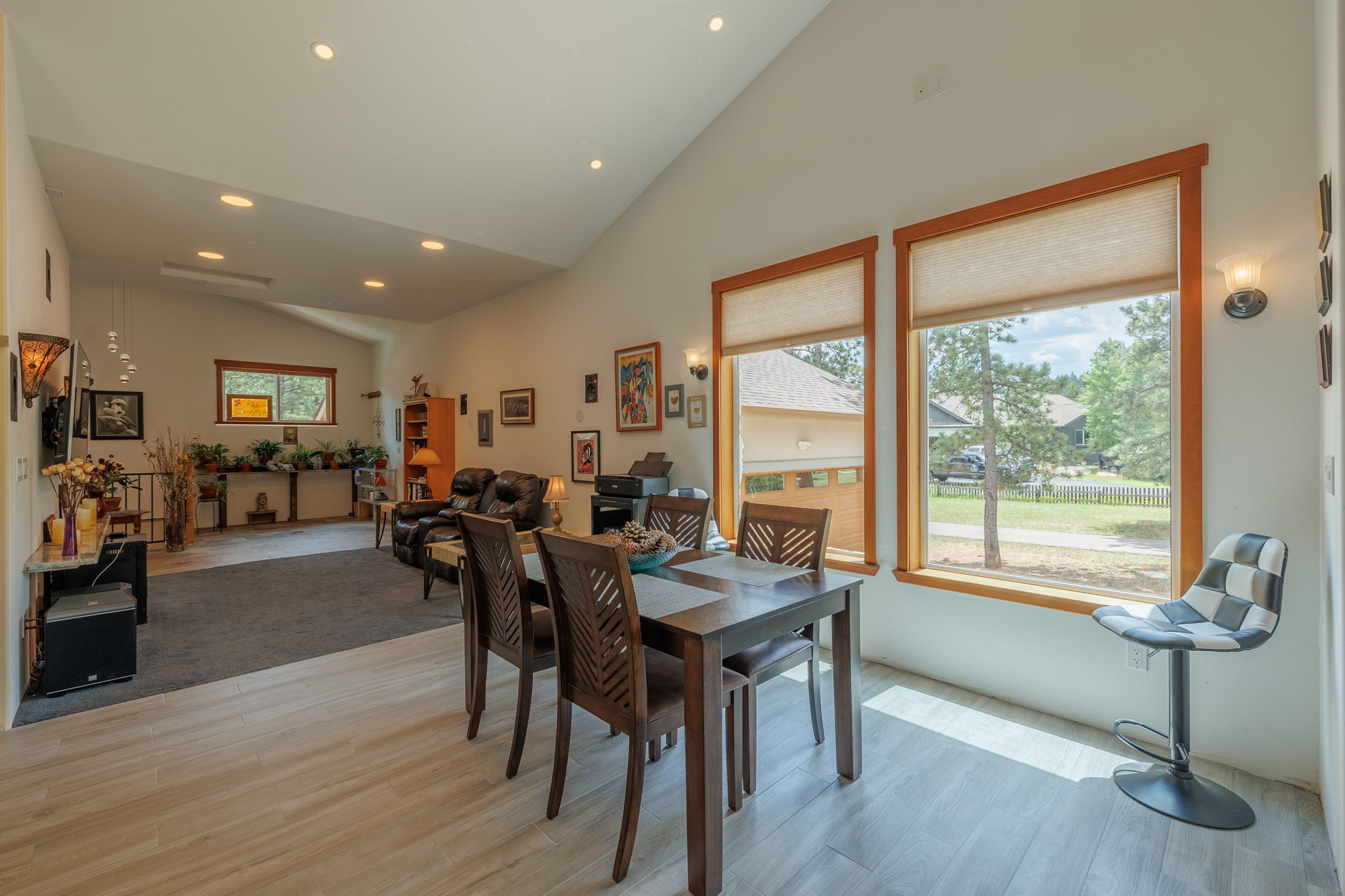 Woodland Park, Colorado, 80863, United States, 1 Bedroom Bedrooms, ,2 BathroomsBathrooms,Residential,For Sale,1896671