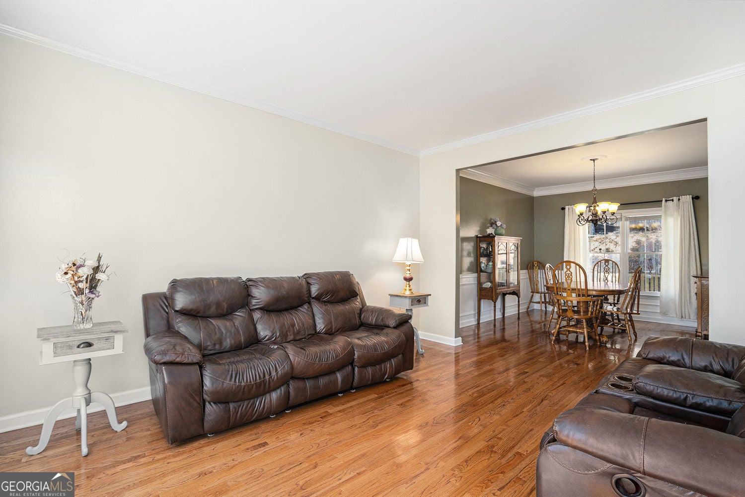 Johns Creek, Georgia, 30022, United States, 5 Bedrooms Bedrooms, ,4 BathroomsBathrooms,Residential,For Sale,1985826