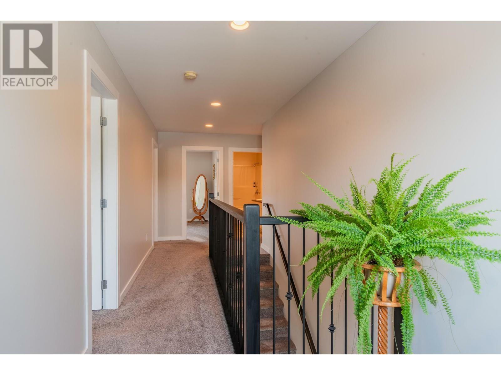 CASTLEGAR, British Columbia, V1N 4X8, CA, 4 Bedrooms Bedrooms, ,2 BathroomsBathrooms,Residential,For Sale,1839232