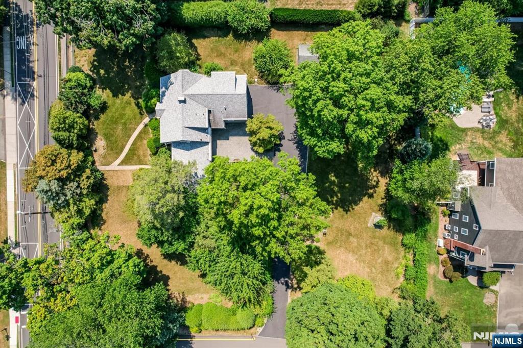 Wyckoff, New Jersey, 07481, United States, 5 Bedrooms Bedrooms, ,3 BathroomsBathrooms,Residential,For Sale,1920026