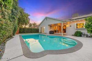 Van Nuys, California, 91405, United States, 3 Bedrooms Bedrooms, ,2 BathroomsBathrooms,Residential,For Sale,1939328