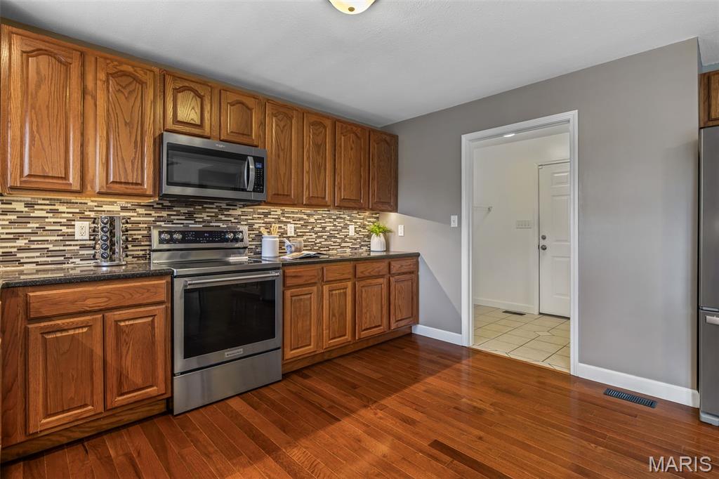 Festus, Missouri, 63028, United States, 4 Bedrooms Bedrooms, ,4 BathroomsBathrooms,Residential,For Sale,1954677