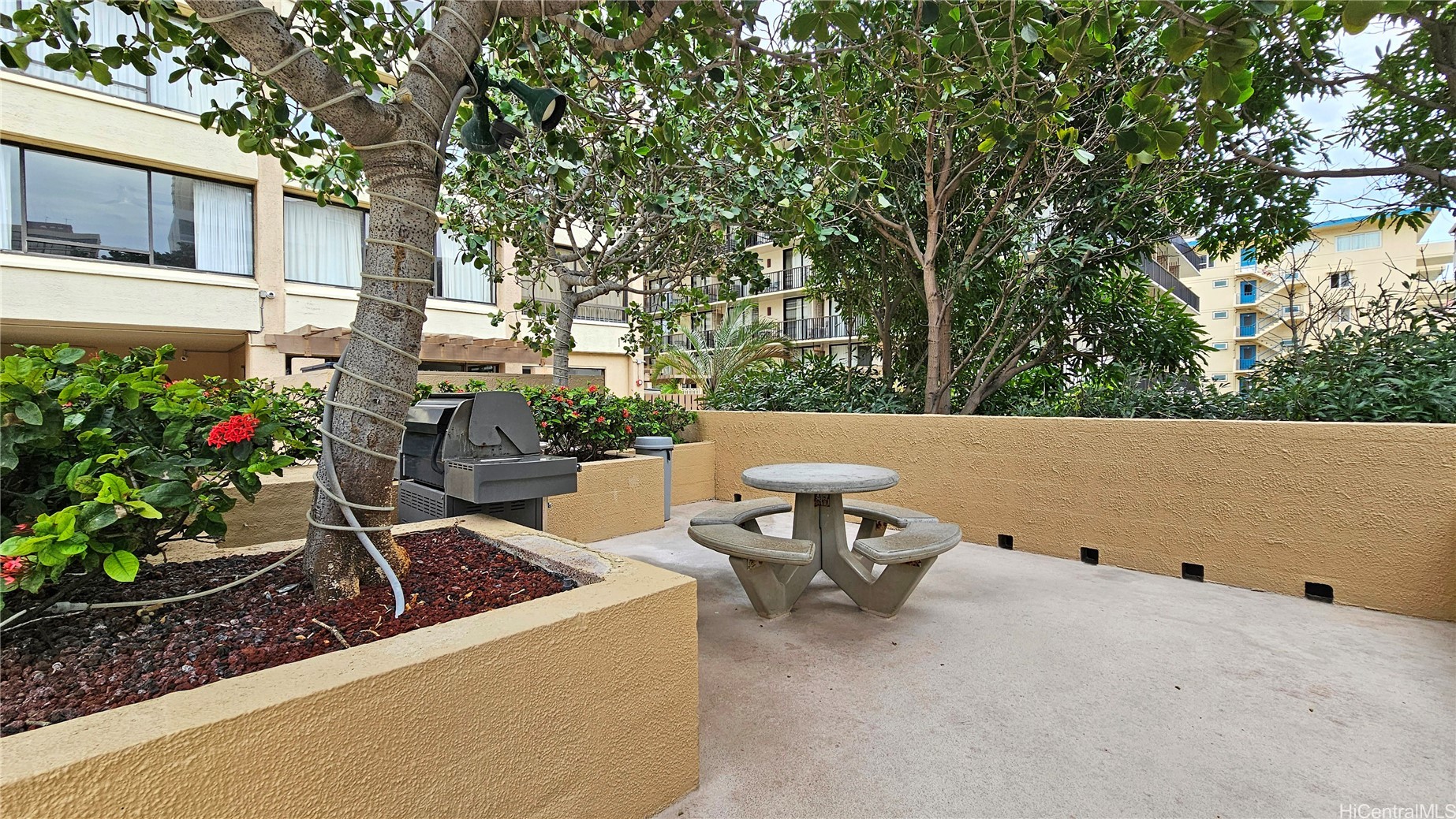 Honolulu, Hawaii, 96815, United States, 2 Bedrooms Bedrooms, ,2 BathroomsBathrooms,Residential,For Sale,1998100