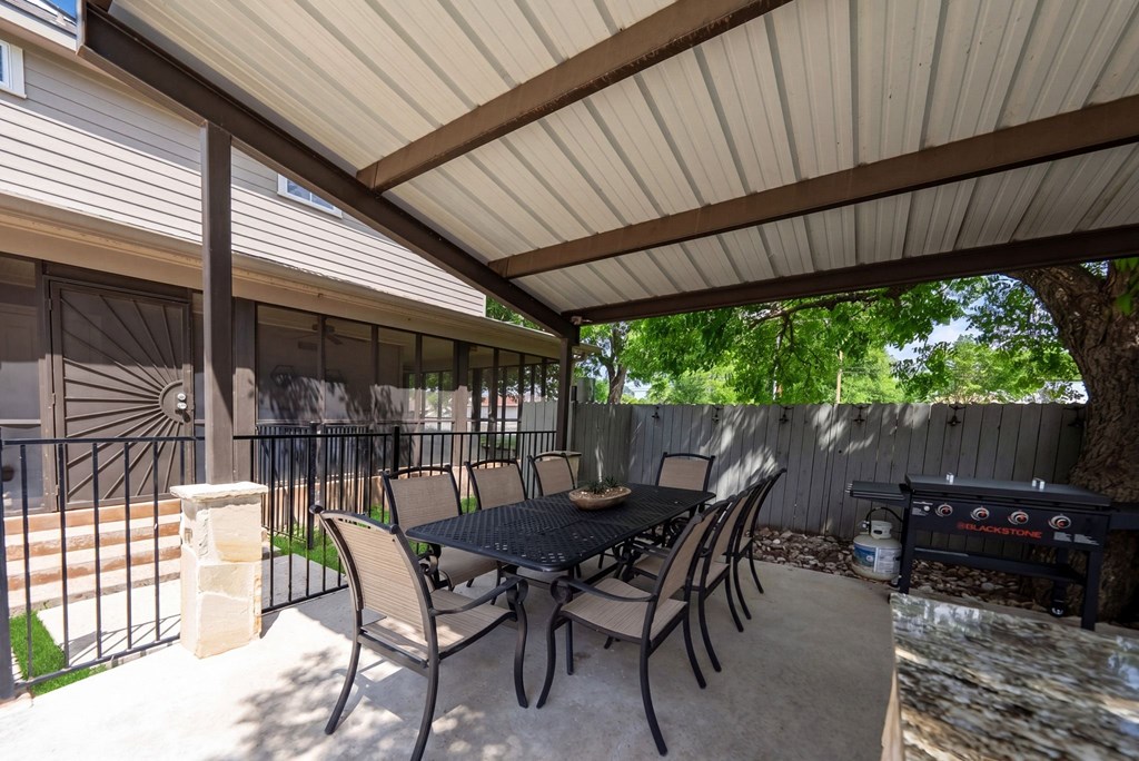 Fredericksburg, Texas, 78624, United States, 6 Bedrooms Bedrooms, ,6 BathroomsBathrooms,Residential,For Sale,2048440