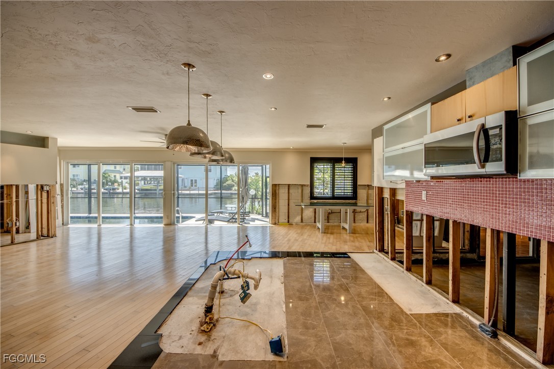 Matlacha, Florida, 33993, United States, 3 Bedrooms Bedrooms, ,2 BathroomsBathrooms,Residential,For Sale,2013578