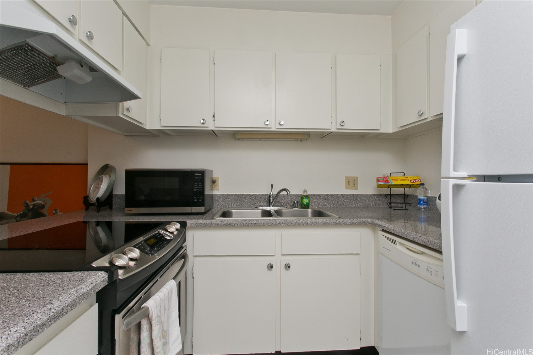 Honolulu, Hawaii, 96816, United States, 2 Bedrooms Bedrooms, ,2 BathroomsBathrooms,Residential,For Sale,1766362