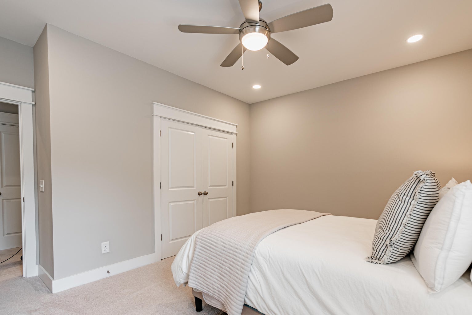 Hollywood, South Carolina, 29449, United States, 4 Bedrooms Bedrooms, ,4 BathroomsBathrooms,Residential,For Sale,1898776