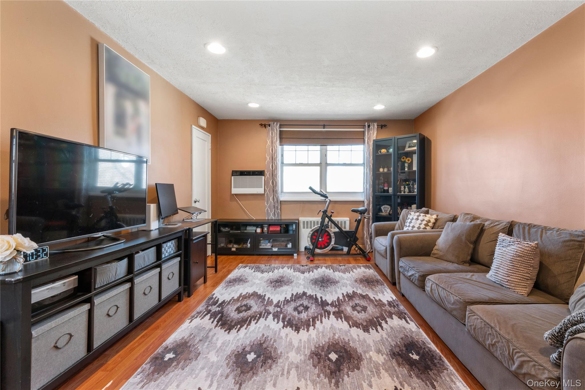  249-31 64th Avenue, Little Neck, NY, 11362 - 物件實景