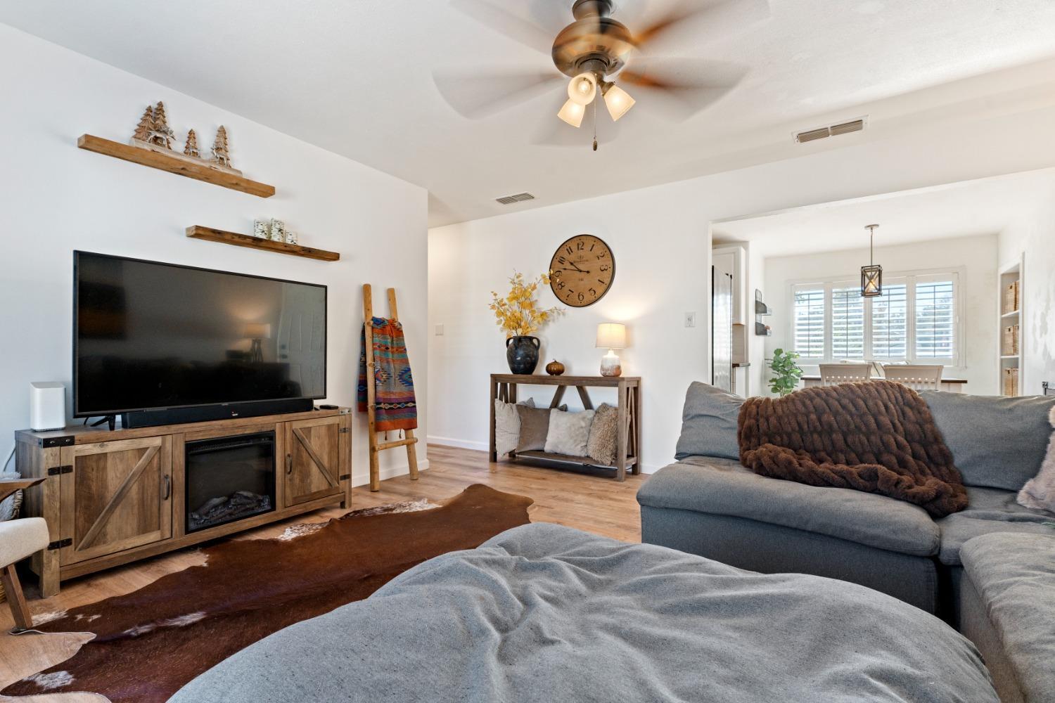 Orangevale, California, 95662, United States, 3 Bedrooms Bedrooms, ,1 BathroomBathrooms,Residential,For Sale,1975471