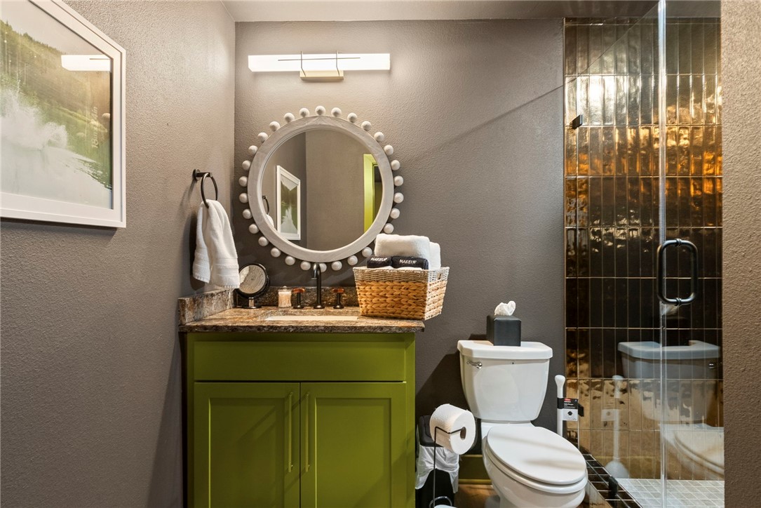 Fayetteville, Arkansas, 72703, United States, 2 Bedrooms Bedrooms, ,3 BathroomsBathrooms,Residential,For Sale,1846597
