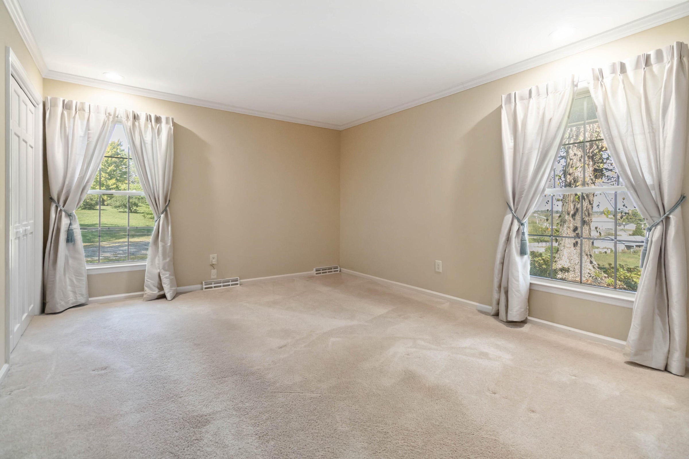 Richmond, Kentucky, 40475, United States, 4 Bedrooms Bedrooms, ,3 BathroomsBathrooms,Residential,For Sale,1977250