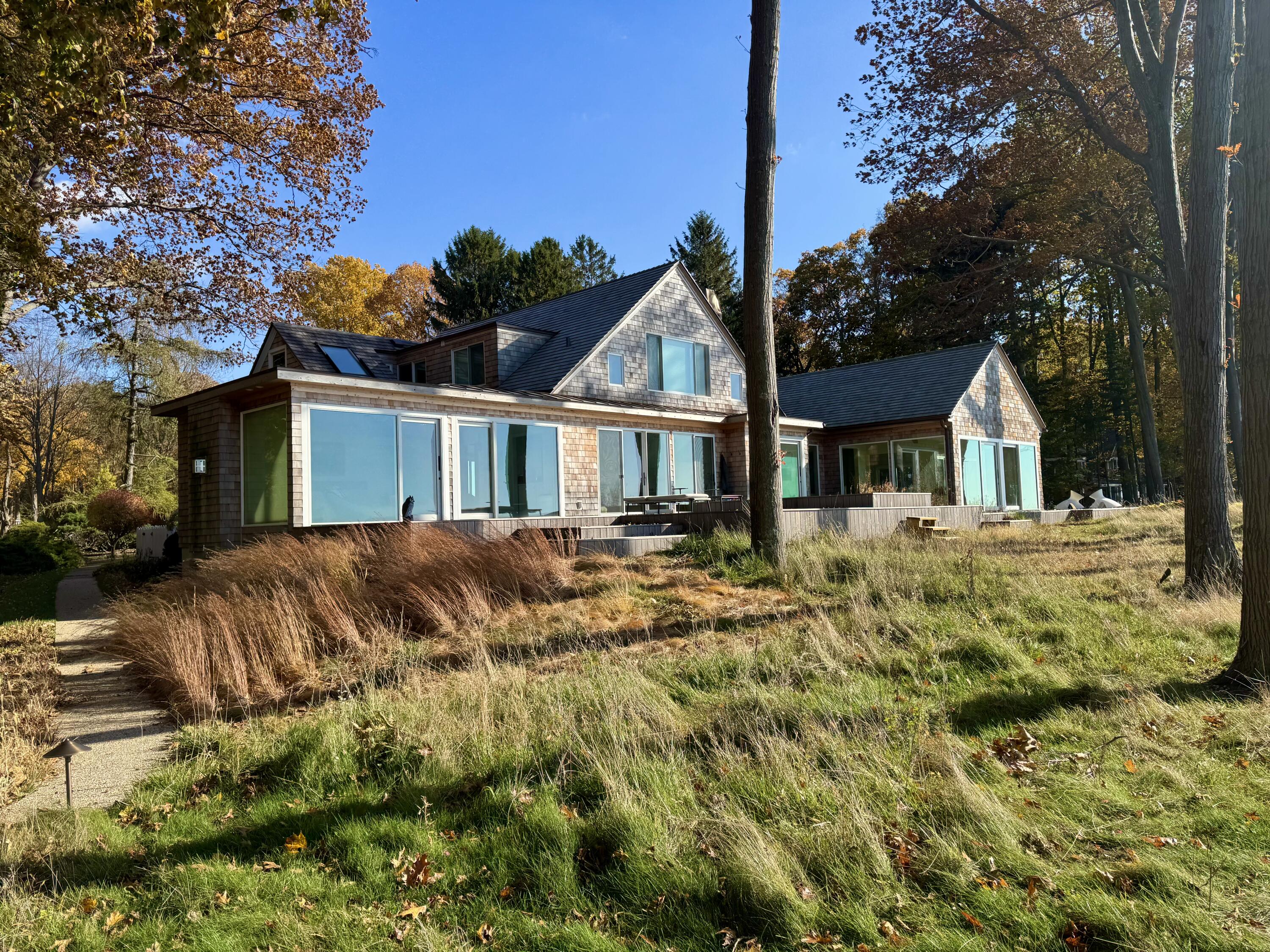 Fennville, Michigan, 49408, United States, 9 Bedrooms Bedrooms, ,10 BathroomsBathrooms,Residential,For Sale,1992421