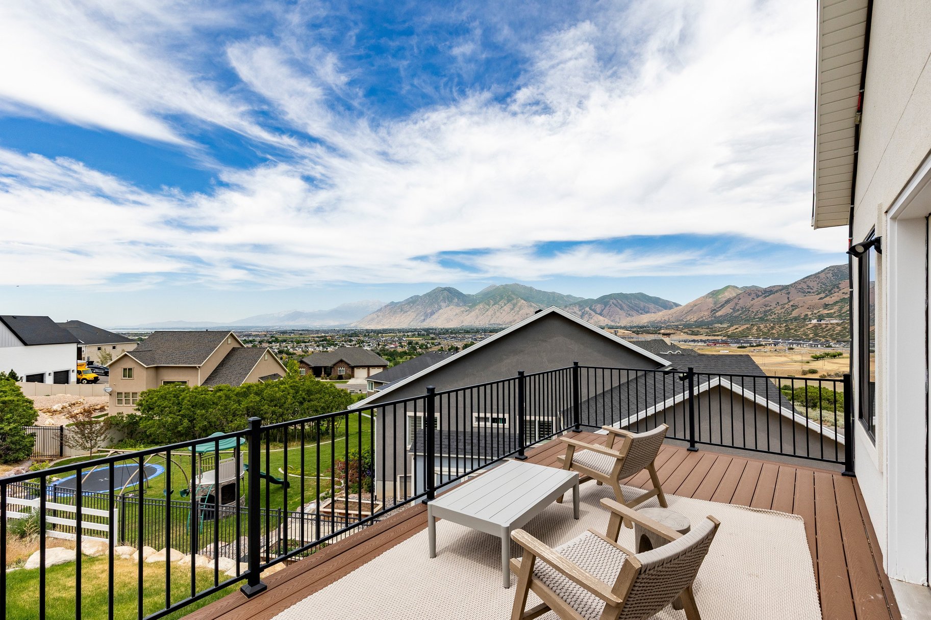 Custom Home with Fully Finished ADU Near Golf, Trails & Mountain Views - 物件實景