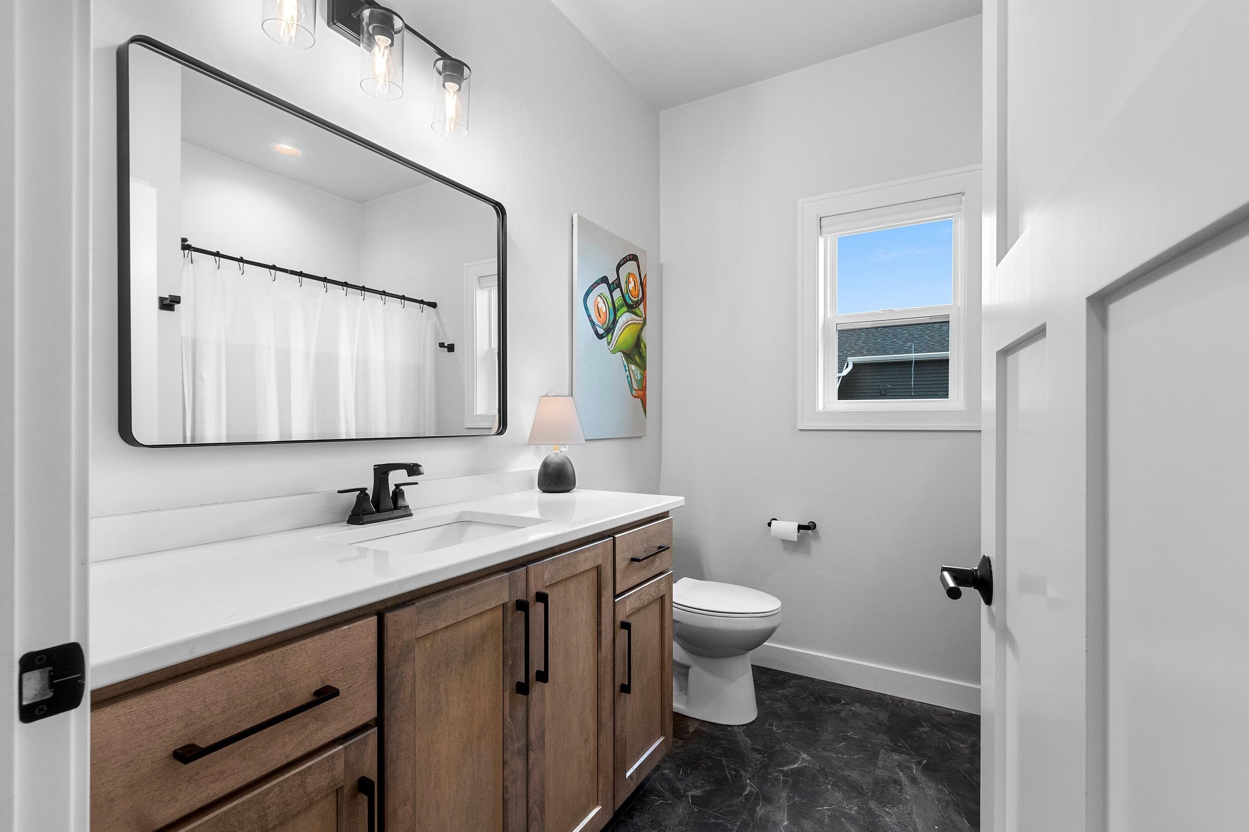 SUAMICO, Wisconsin, 54313, United States, 5 Bedrooms Bedrooms, ,4 BathroomsBathrooms,Residential,For Sale,2000952