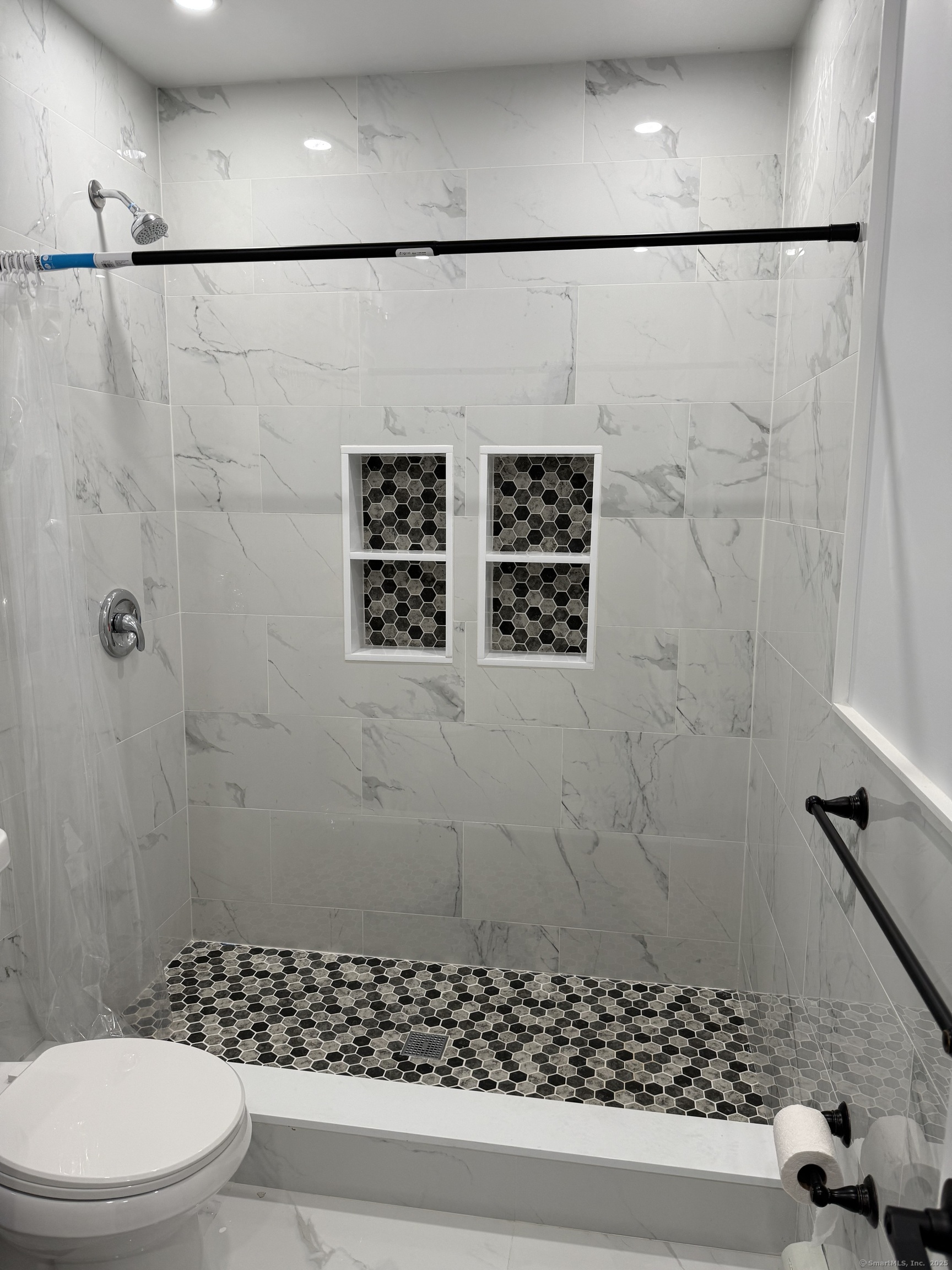 Waterbury, Connecticut, 06704, United States, 12 Bedrooms Bedrooms, ,3 BathroomsBathrooms,Residential,For Sale,1920350