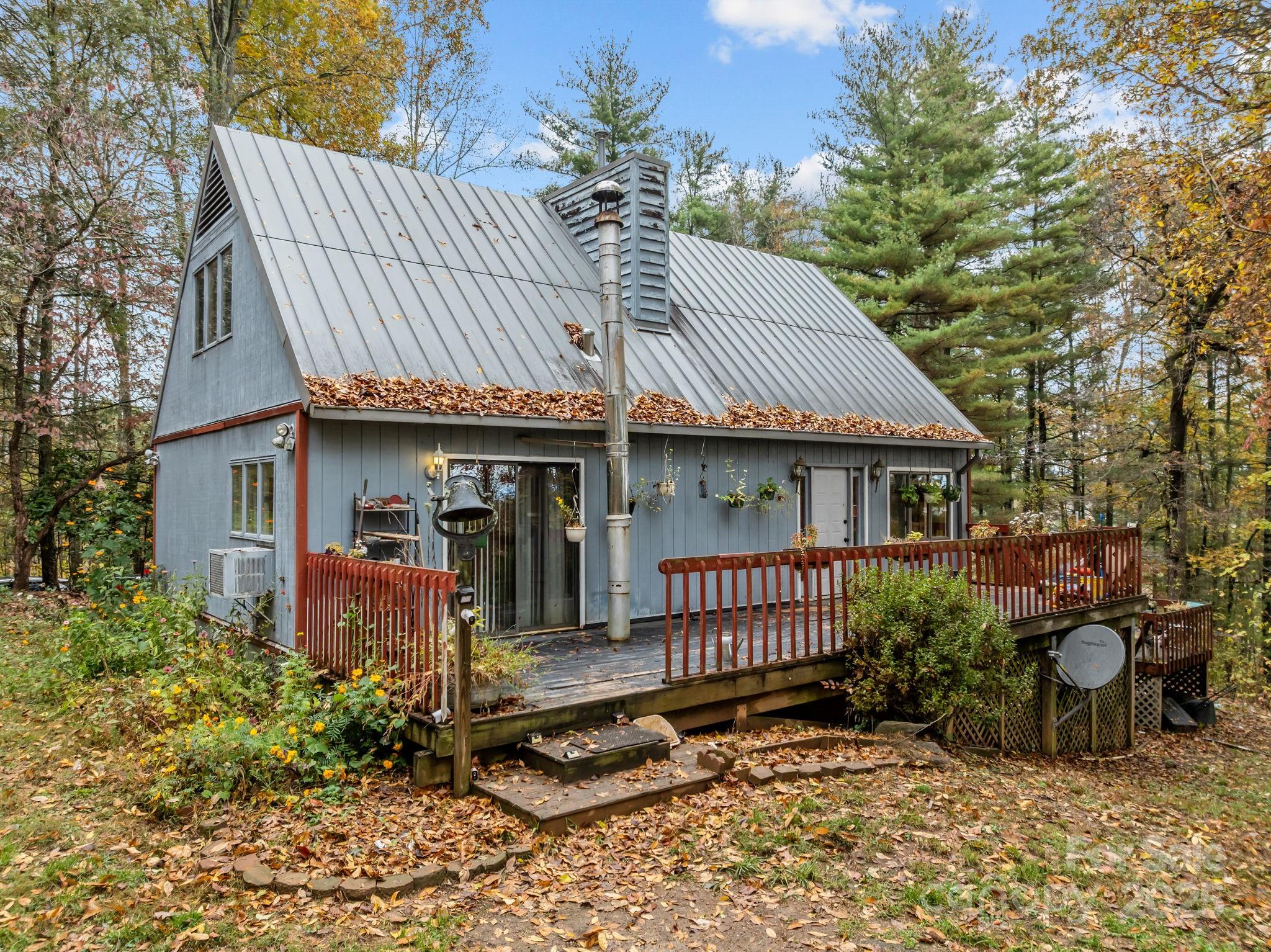 Leicester, North Carolina, 28748, United States, 3 Bedrooms Bedrooms, ,2 BathroomsBathrooms,Residential,For Sale,1991541