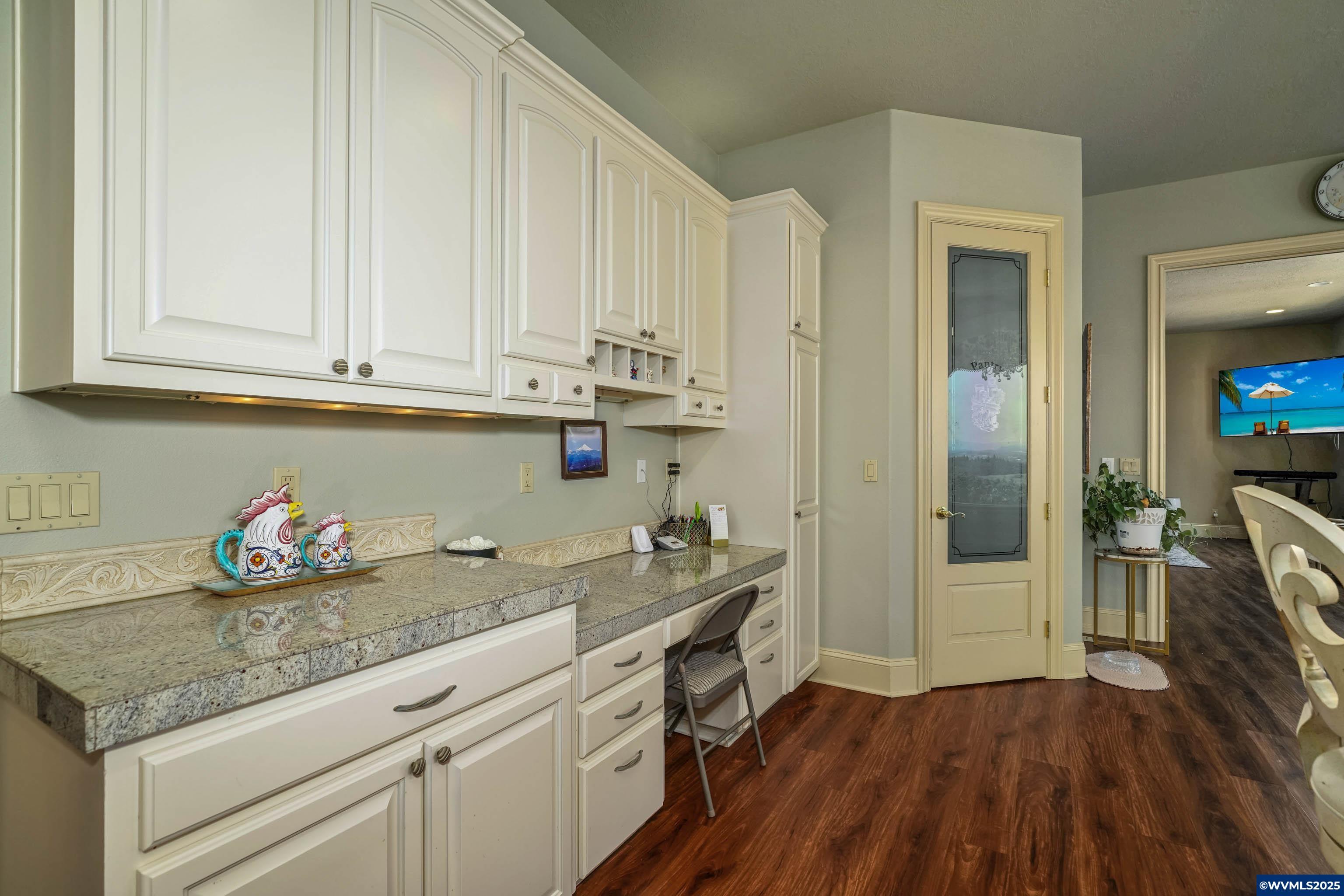 Turner, Oregon, 97392, United States, 4 Bedrooms Bedrooms, ,4 BathroomsBathrooms,Residential,For Sale,1848643