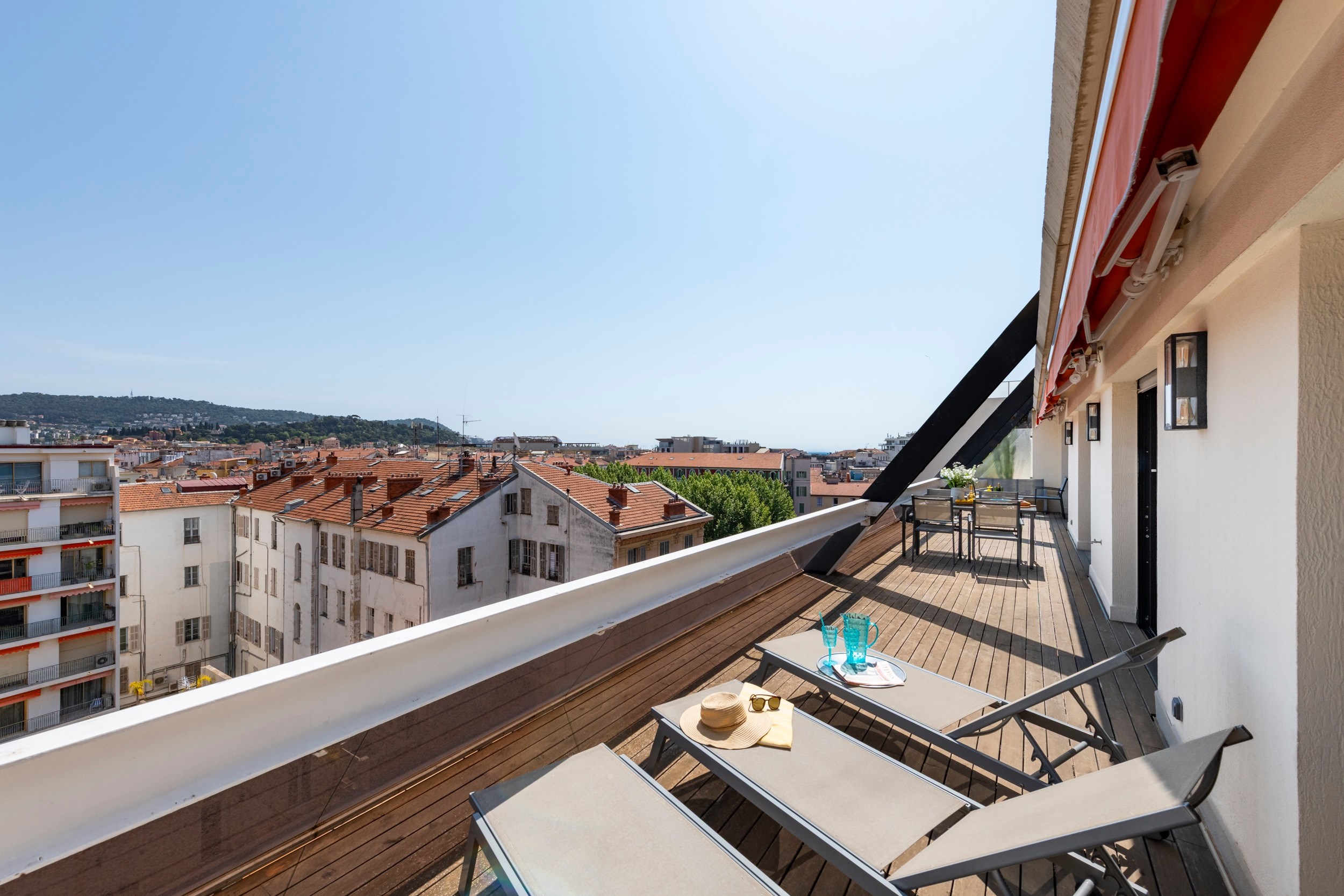  Nice Carré d’Or top floor 2 bedroom apartment with terrace and garage in luxury… - 物件實景