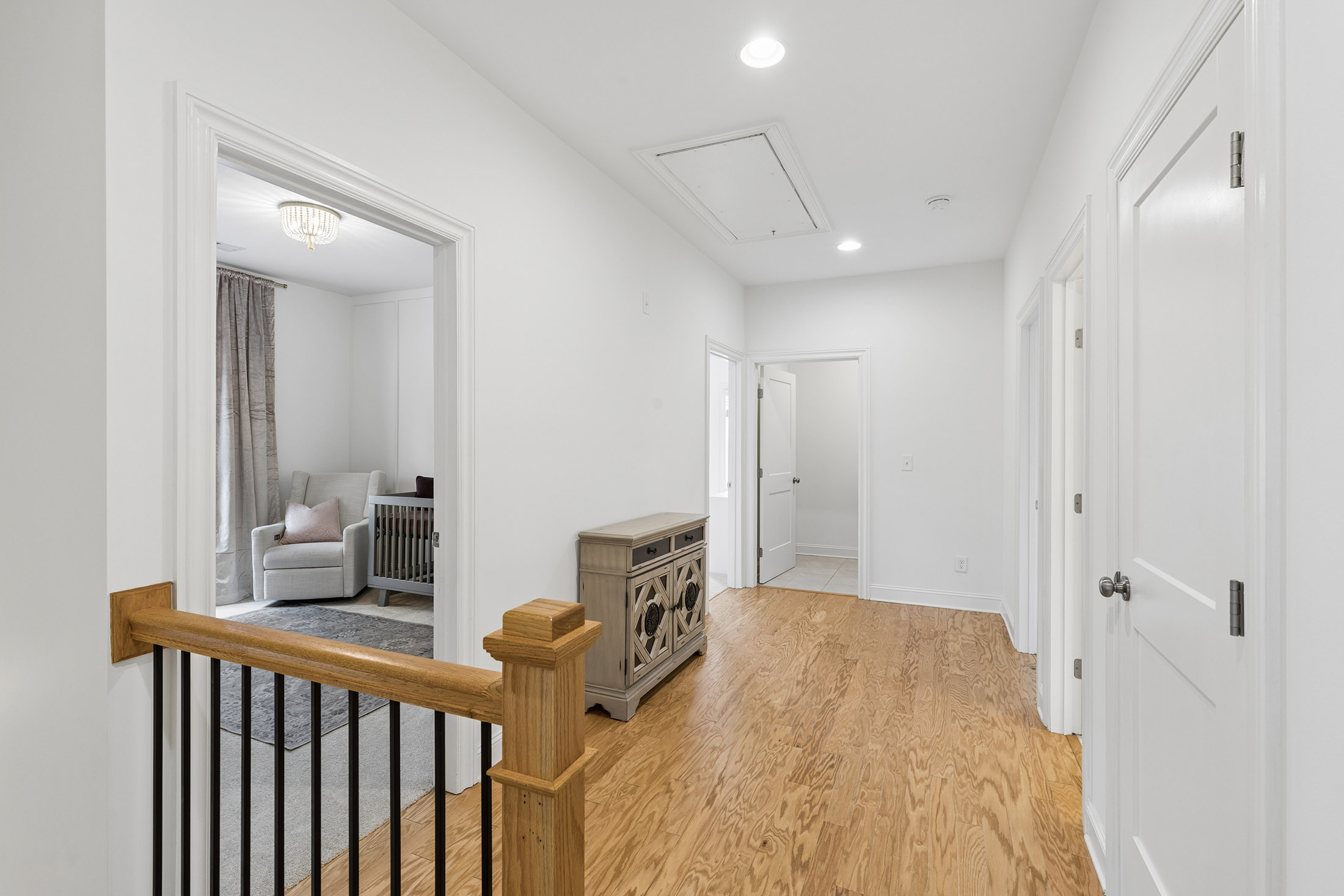  Freshly Updated and Move-in Ready Home in a Prime Westside Location - 物件實景