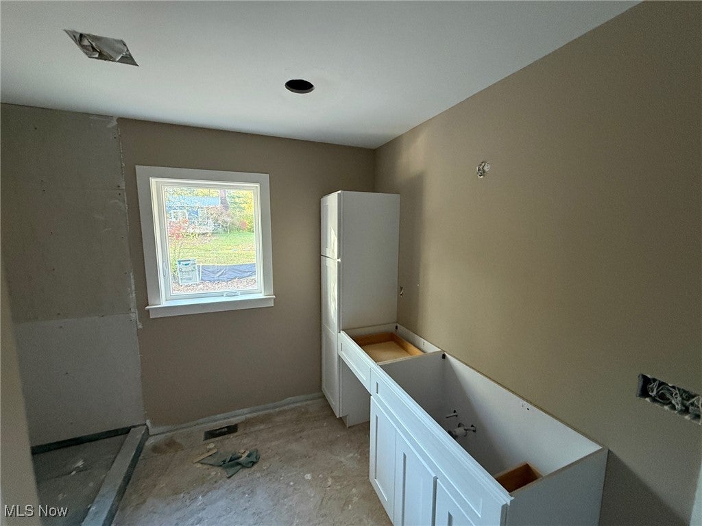 Chagrin Falls, Ohio, 44022, United States, 4 Bedrooms Bedrooms, ,5 BathroomsBathrooms,Residential,For Sale,1980156