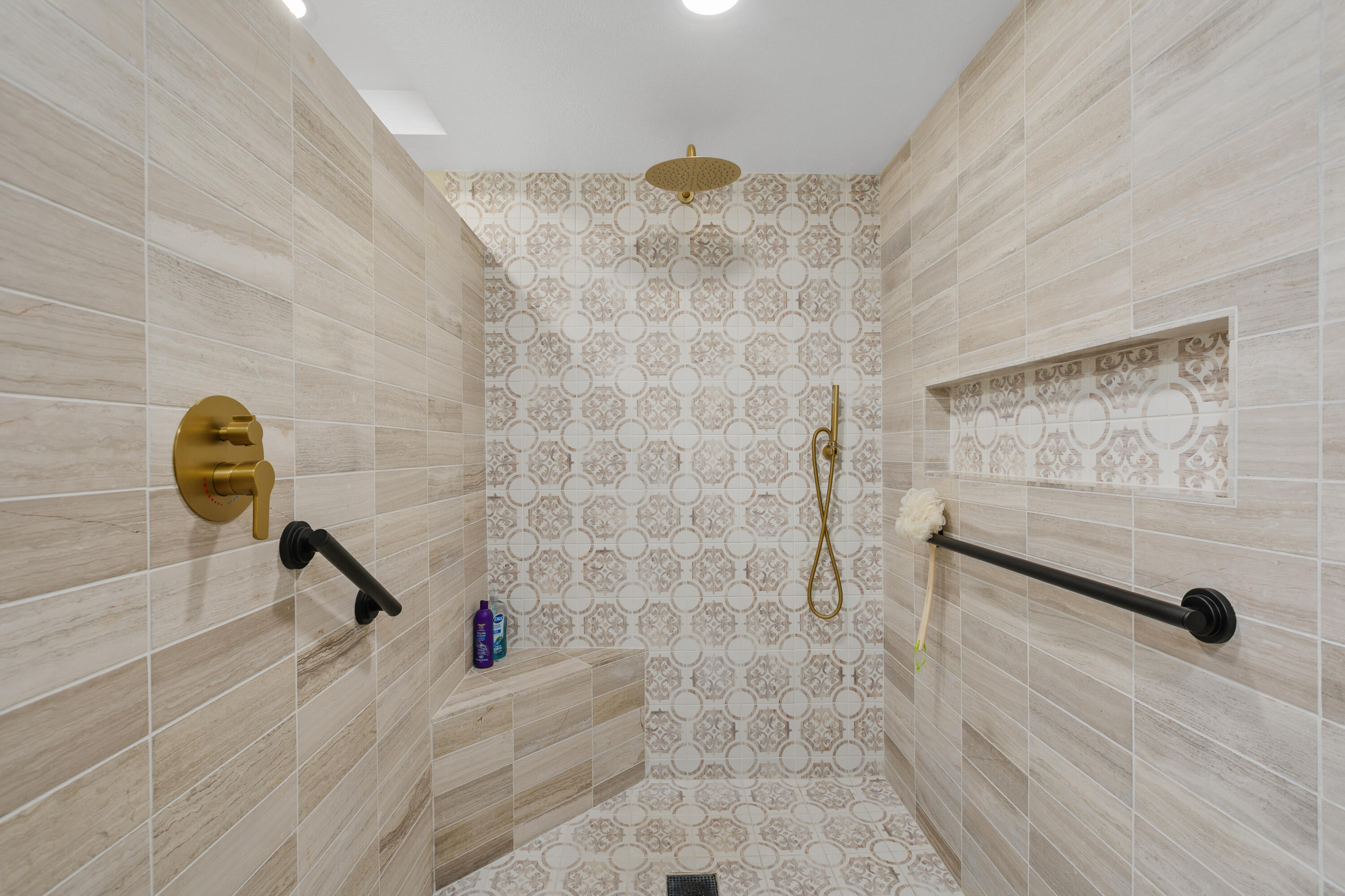 Palm Desert, California, 92260, United States, 3 Bedrooms Bedrooms, ,2 BathroomsBathrooms,Residential,For Sale,1993361