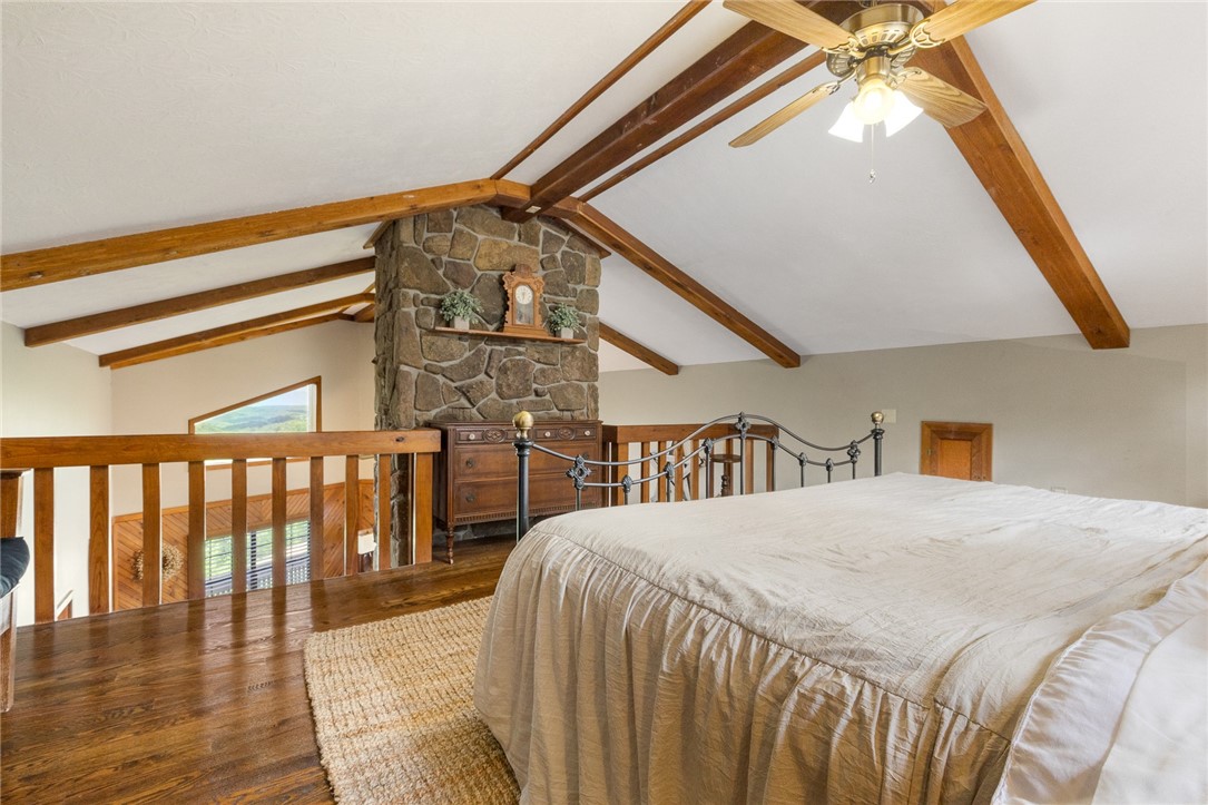 Compton, Arkansas, 72624, United States, 5 Bedrooms Bedrooms, ,3 BathroomsBathrooms,Residential,For Sale,1805954