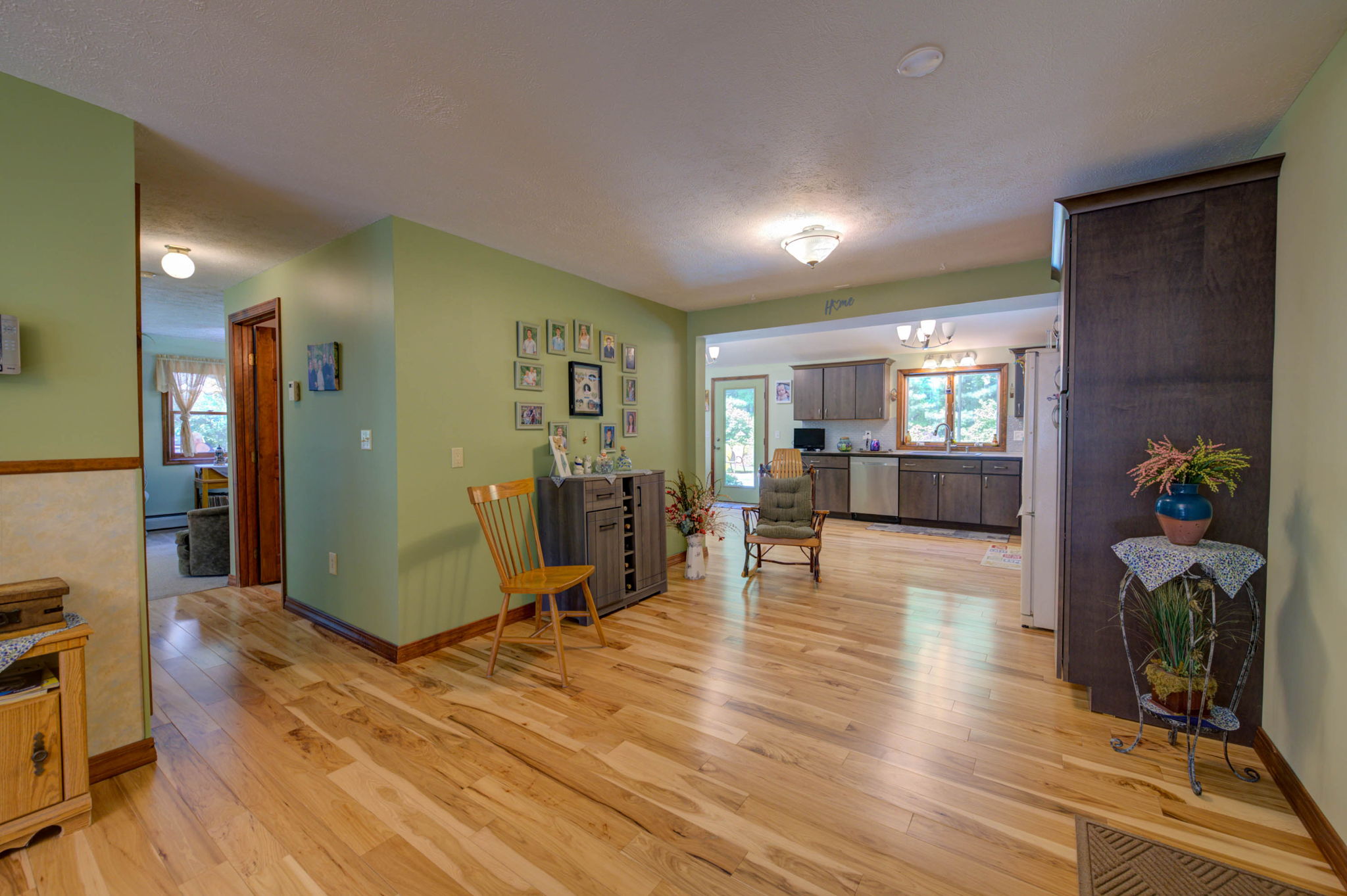 Gray, Maine, 04039, United States, 3 Bedrooms Bedrooms, ,2 BathroomsBathrooms,Residential,For Sale,1874215