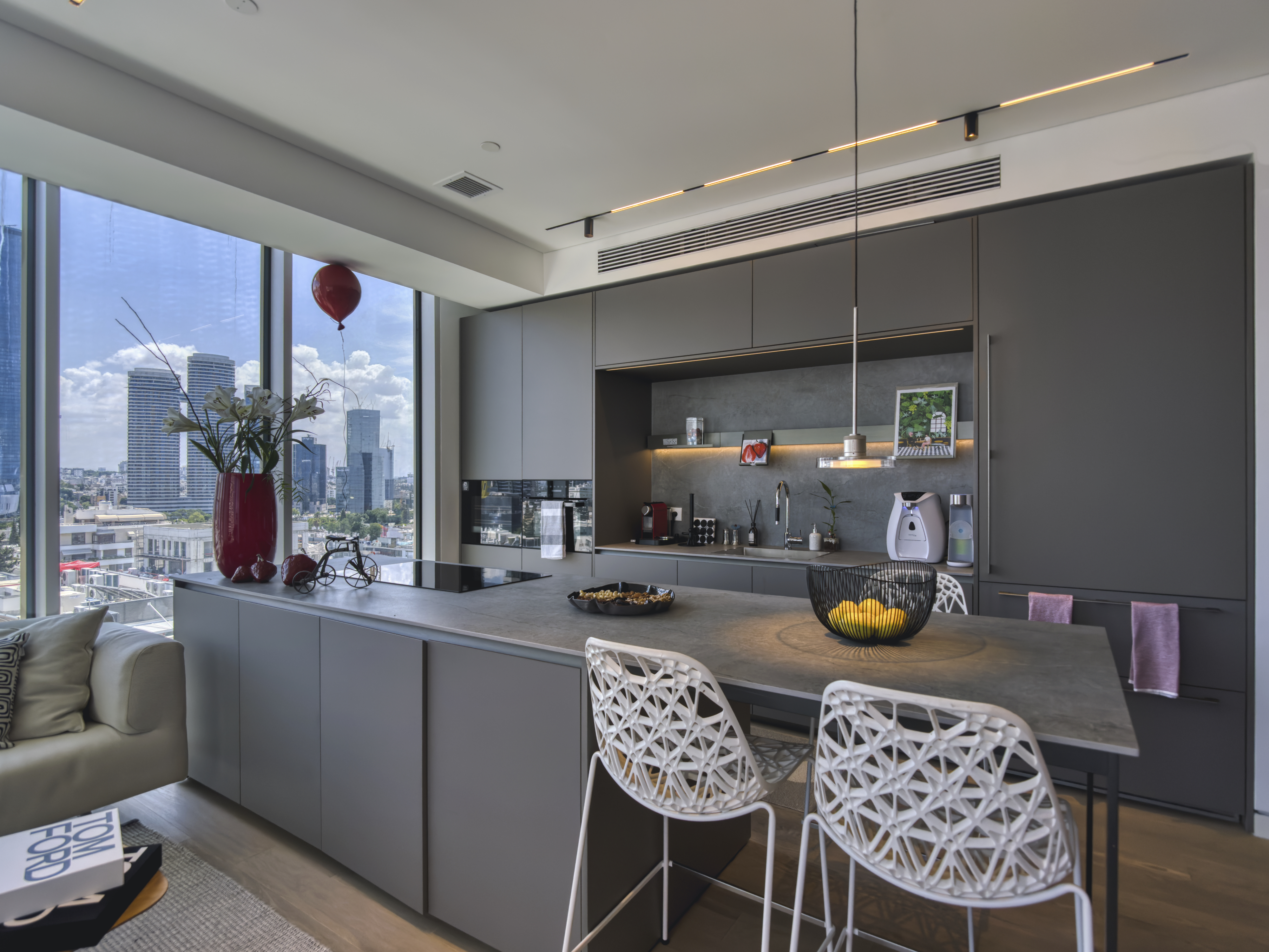  Designer Apartment with Panoramic Urban Views at Beit Lessin Tower - 物件實景
